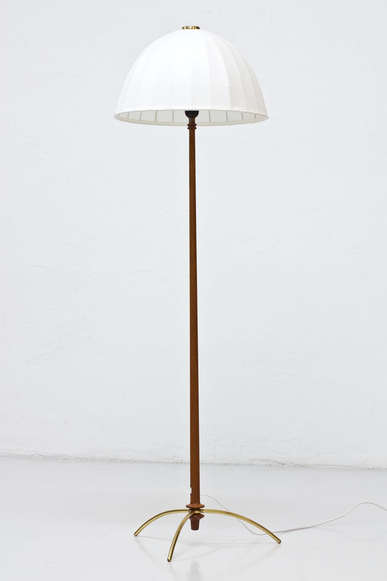 Scandinavian Modern Hans-Agne Jakobsson Floor Lamp Model 