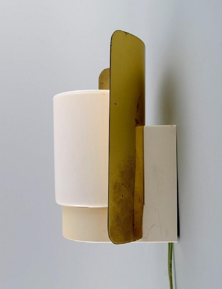 Hans Agne Jakobsson for A / B Markaryd, Wall Lamp in Brass and Lacquered Metal.  In Excellent Condition For Sale In Copenhagen, DK