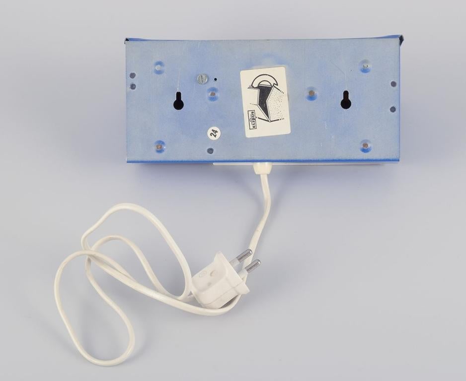 Hans-Agne Jakobsson pour Elidus, Suède. Lampe de chevet en métal laqué bleu. Excellent état - En vente à København, Copenhagen