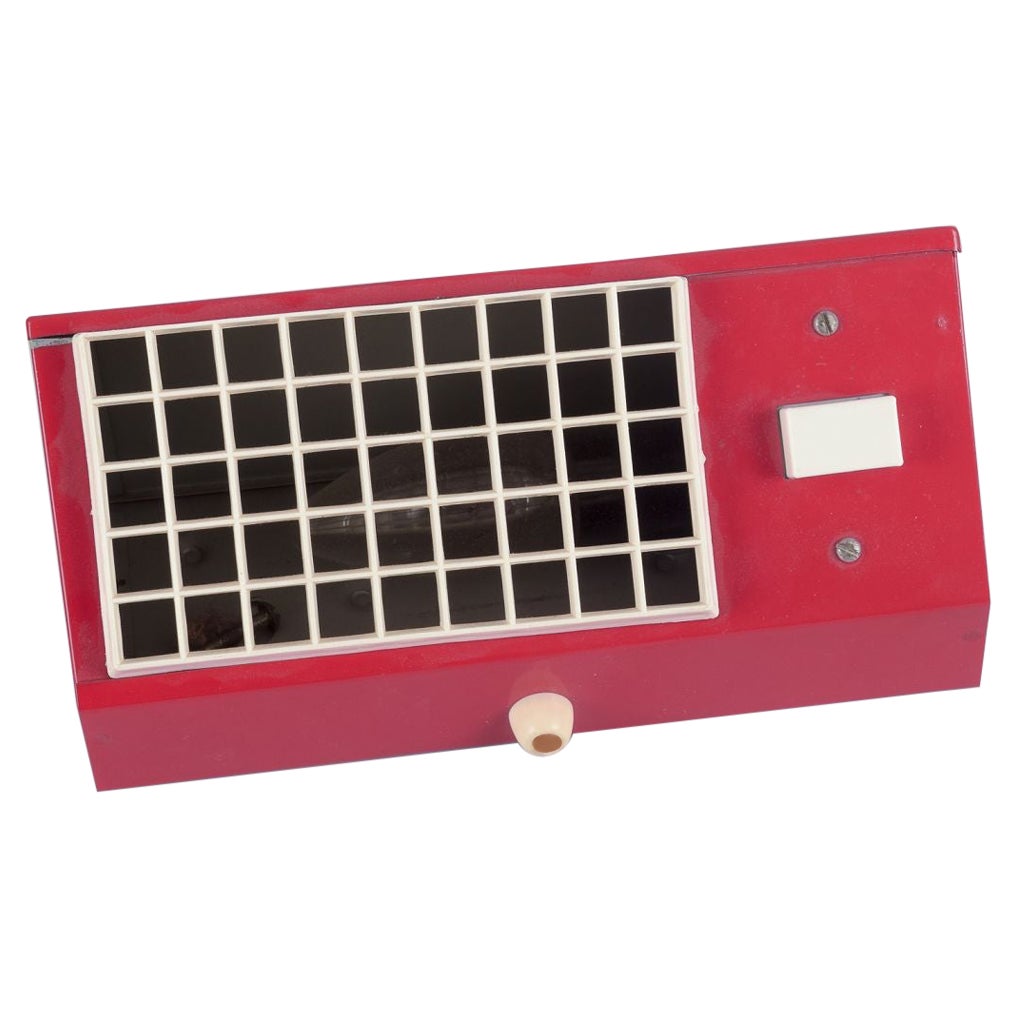 Hans-Agne Jakobsson pour Elidus, Suède. Lampe de chevet en métal laqué rouge. en vente