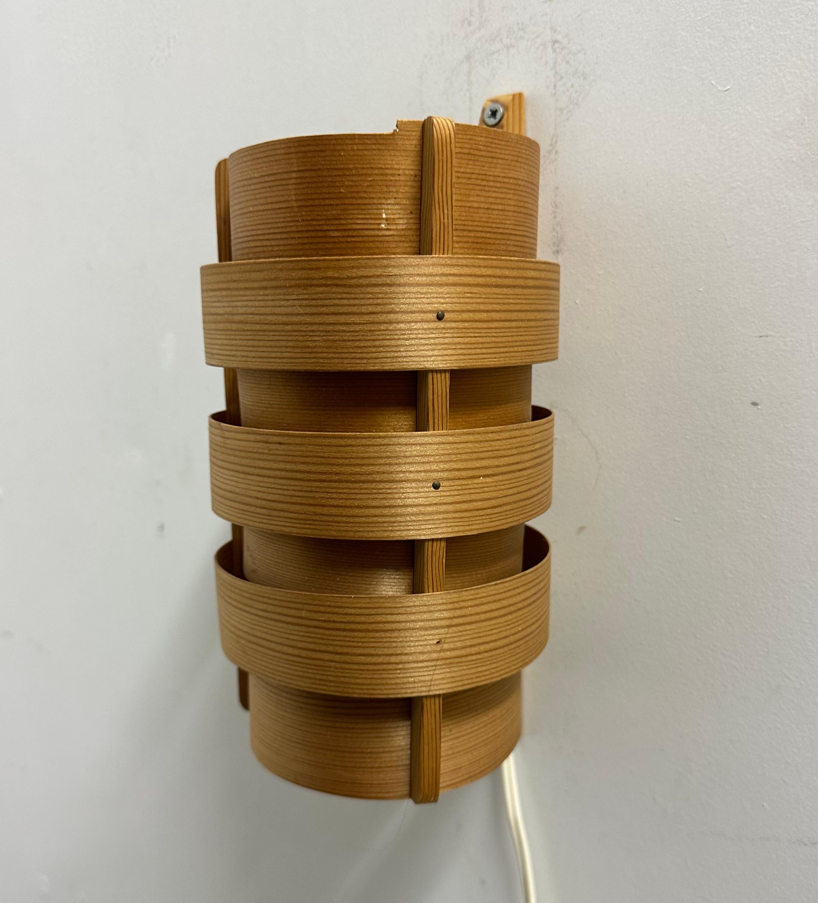 Hans Agne Jakobsson for Ellysett wall lamp , 1960’s In Good Condition For Sale In Delft, NL