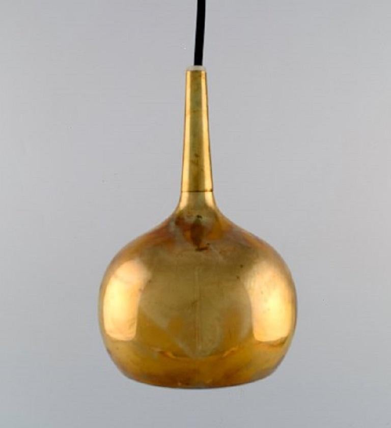 Hans Agne Jakobsson for Markaryd. A pair of onion-shaped ceiling lamps in brass, 1960s.
Measures: 17.5 x 12 cm.
In very good condition with patina.



 