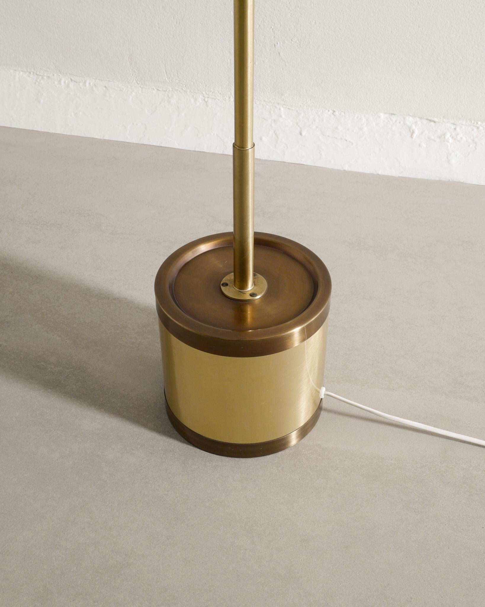 Hans-Agne Jakobsson G-123 Floor Lamp in Brass & Fabric Produced in Sweden, 1950s For Sale 4