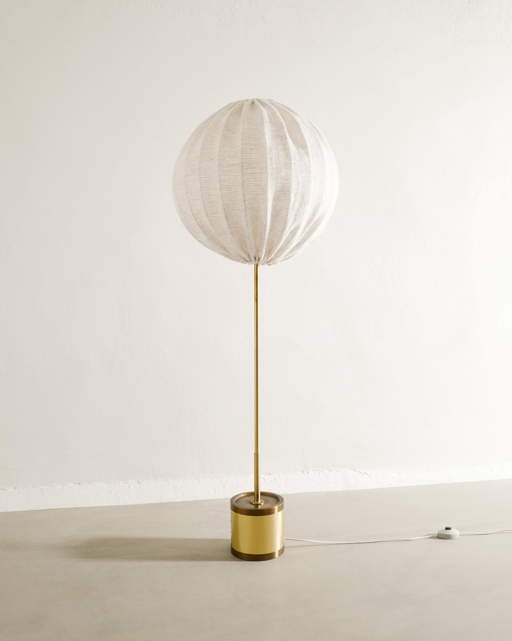 Scandinavian Modern Hans-Agne Jakobsson G-123 Floor Lamp in Brass & Fabric Produced in Sweden, 1950s For Sale
