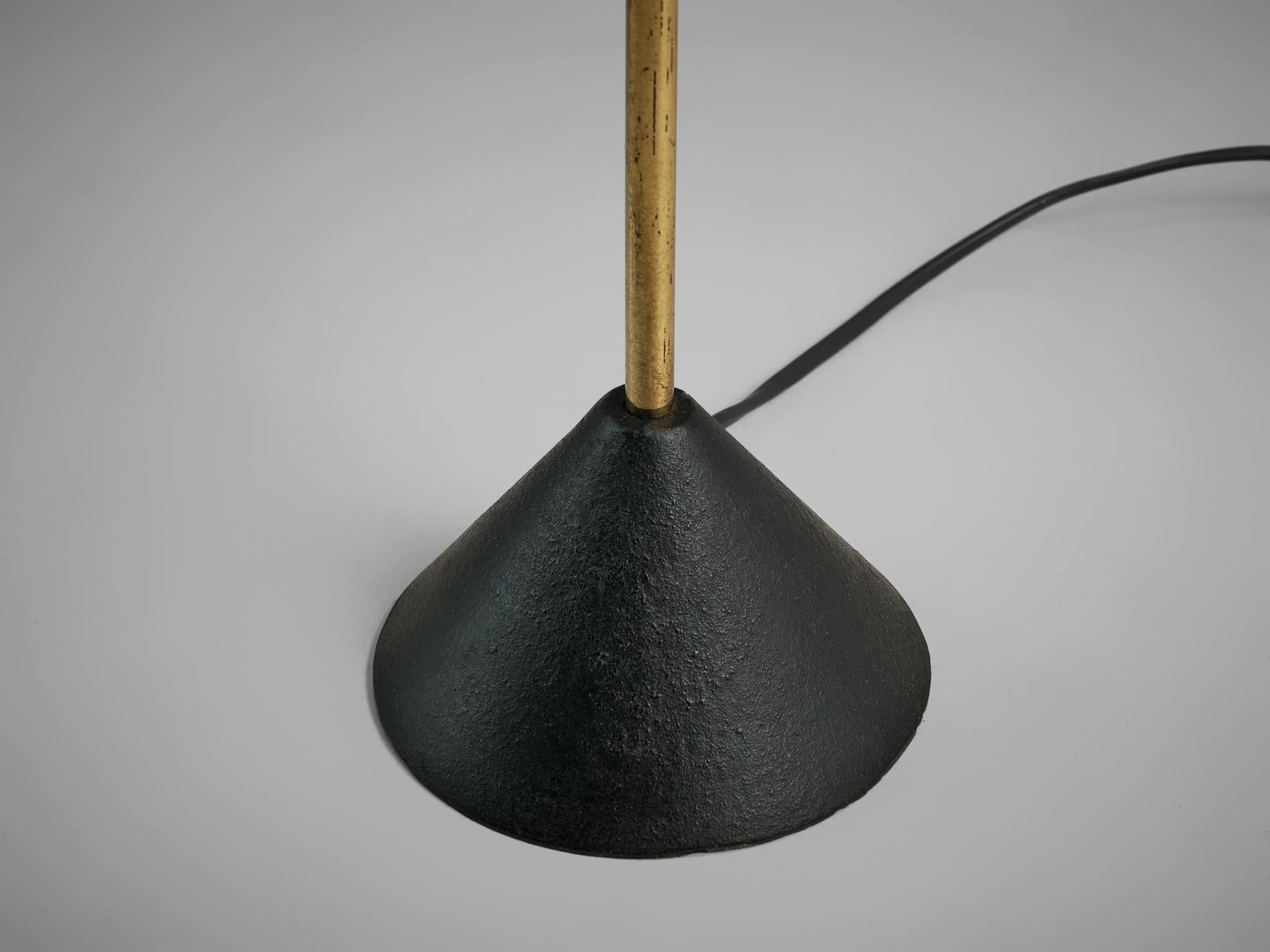 Hans-Agne Jakobsson 'G20' Floor Lamp in Brass In Good Condition In Waalwijk, NL