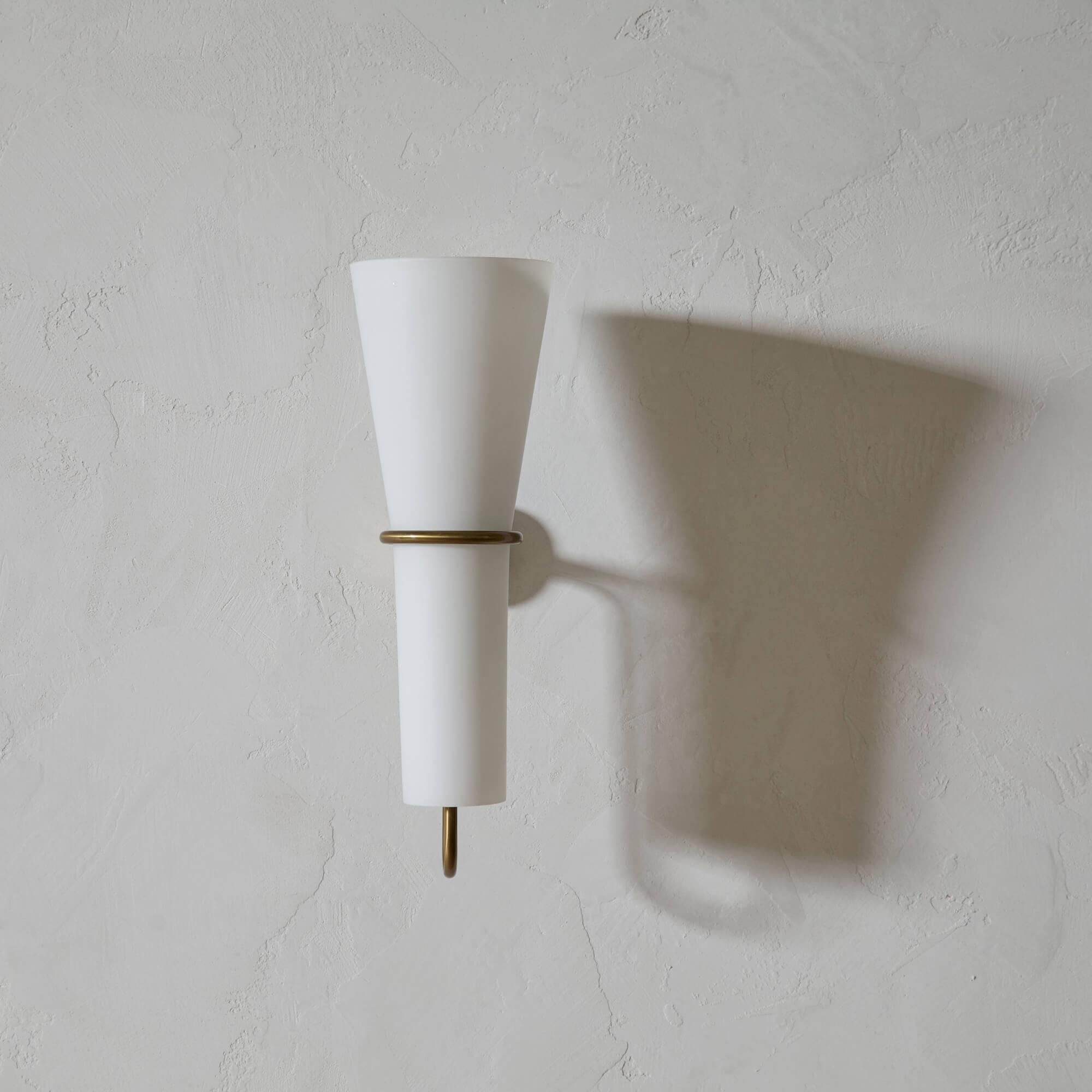 Lámpara de cristal y latón Hans-Agne Jakobsson Escandinavo moderno en venta