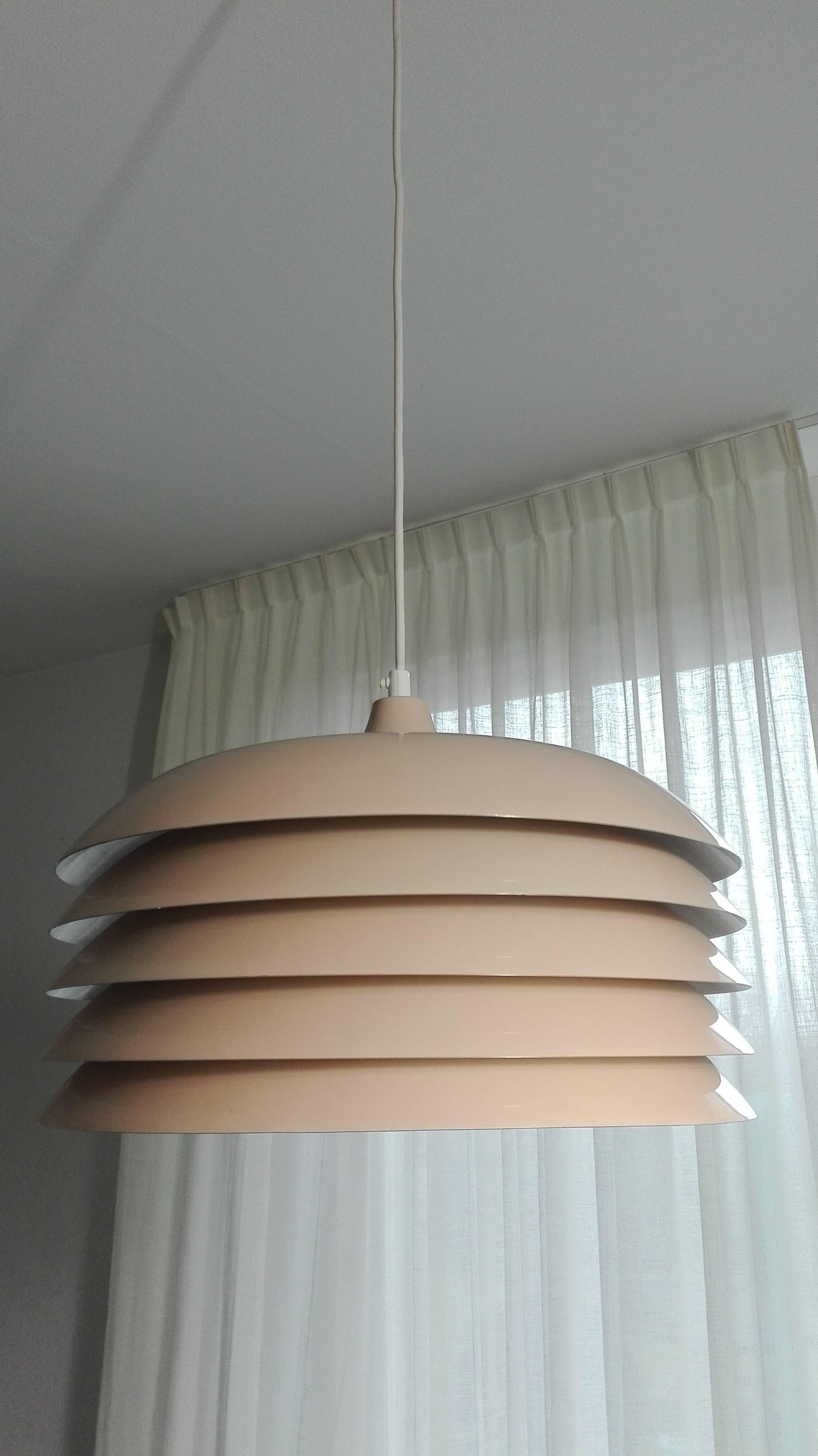 Hans Agne Jakobsson model T742 Pendant Light from the Lamingo series, produced by AB Markaryd in Sweden during the 1960's.
Very good condition!