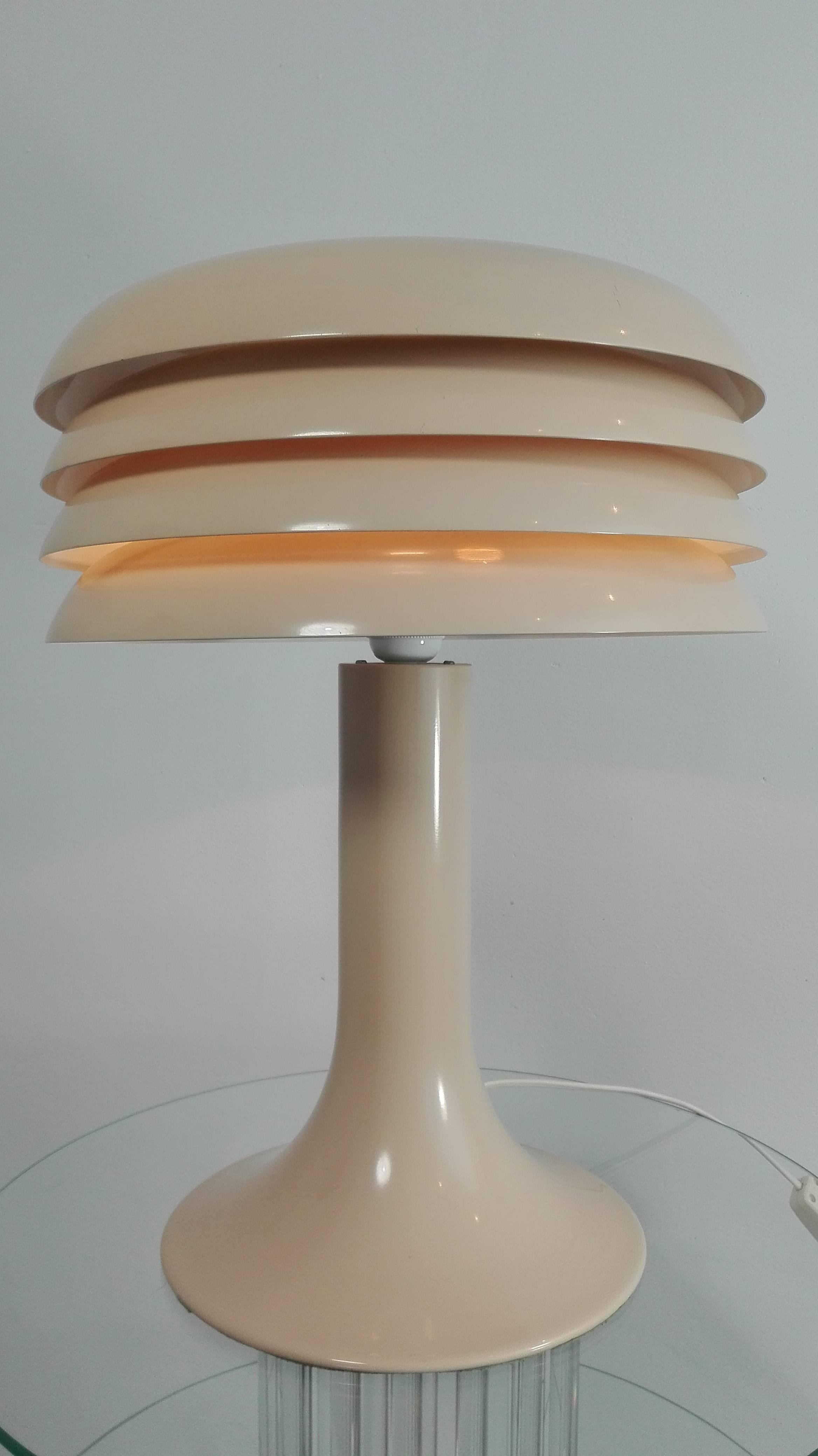 Mid-Century Modern Hans Agne Jakobsson Lamingo Table Lamp 'BN 26' by AB Markaryd Sweden, 1960s