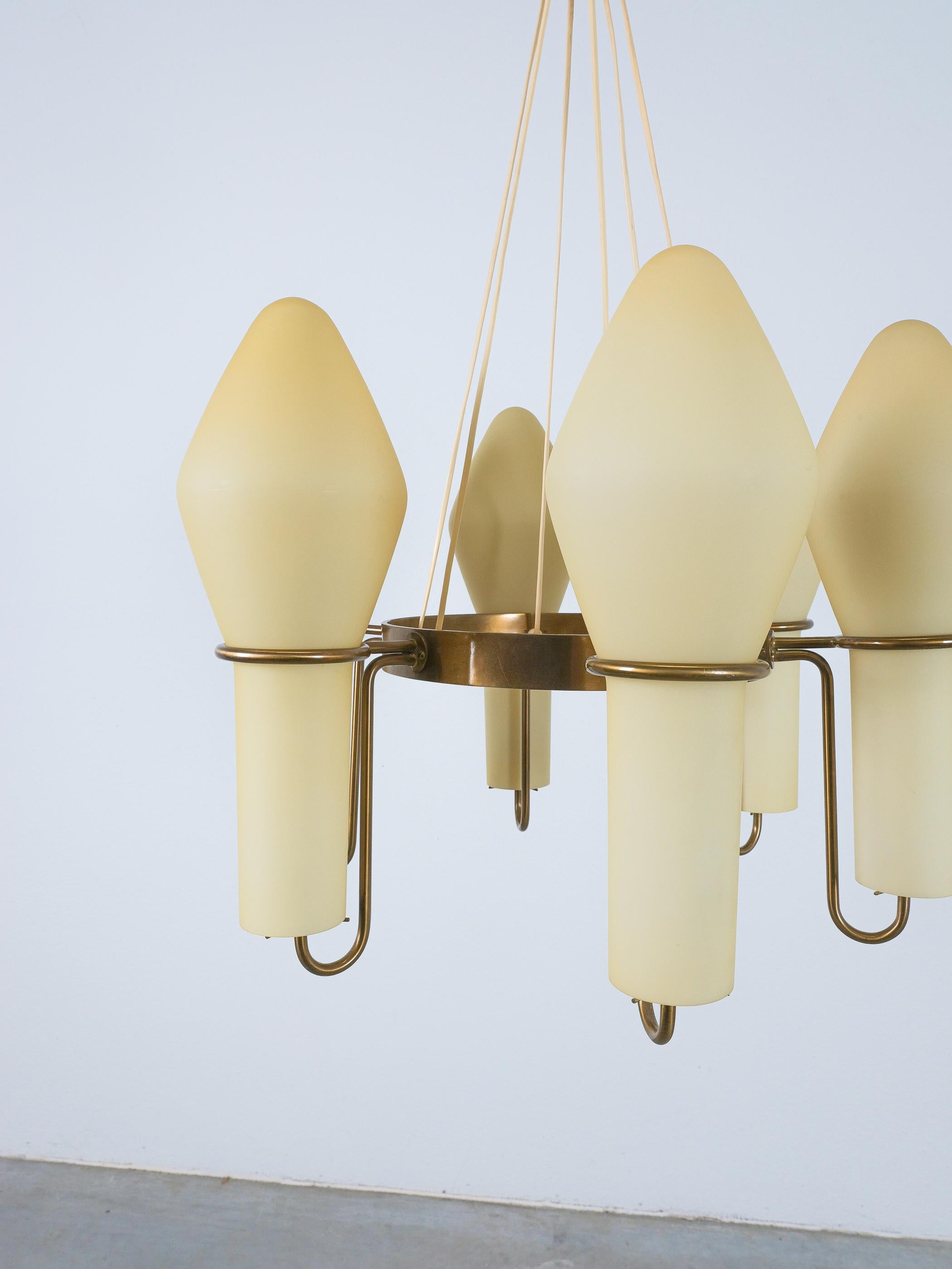 Hans-Agne Jakobsson Lustre Markaryd à six branches en laiton et verre, 1960 en vente 3