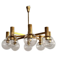 Lustre en laiton et huit globes en verre Hans-Agne Jakobsson du milieu du siècle dernier