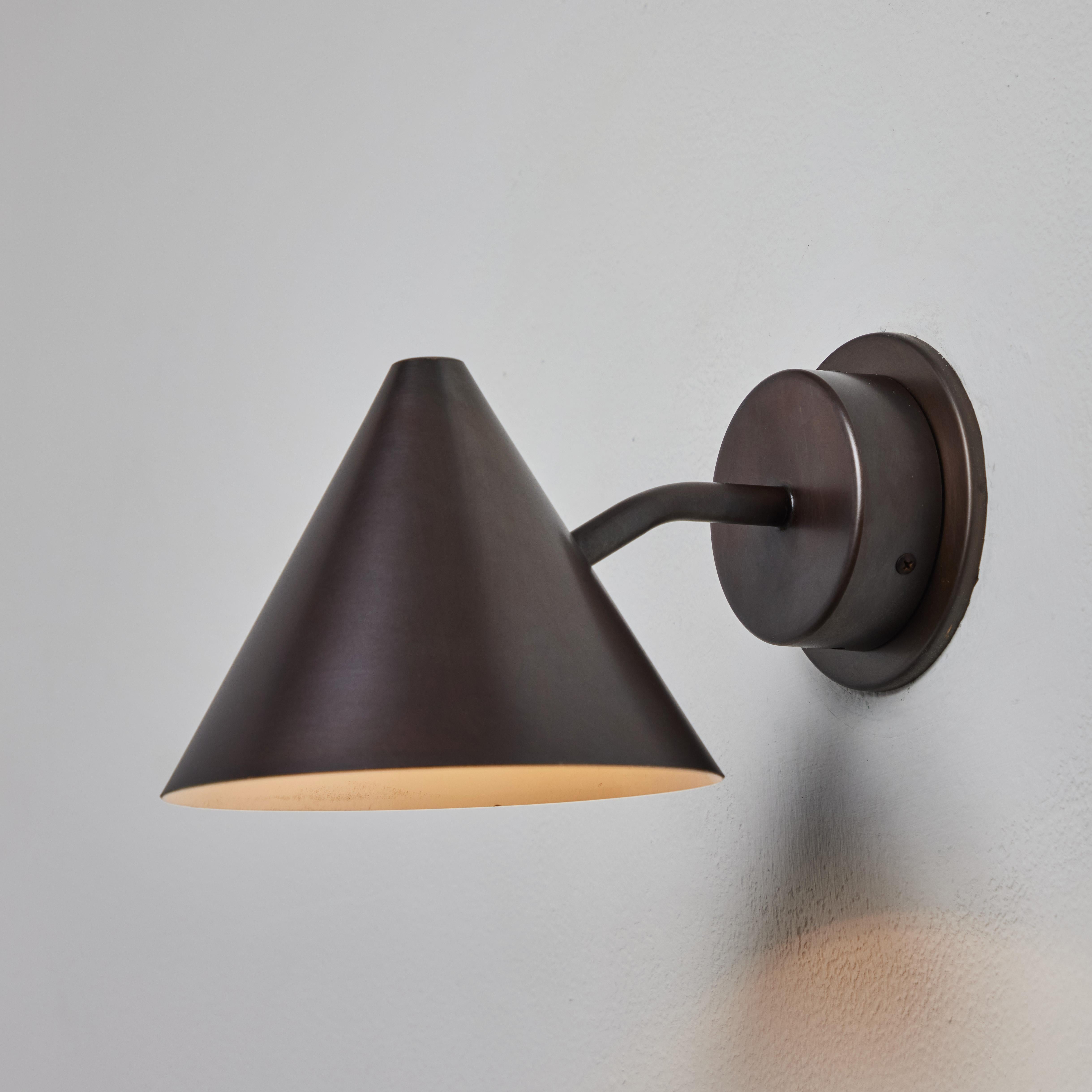 Lámpara de exterior Hans-Agne Jakobsson 'Mini-Tratten' Patinada Marrón Oscuro en venta 1