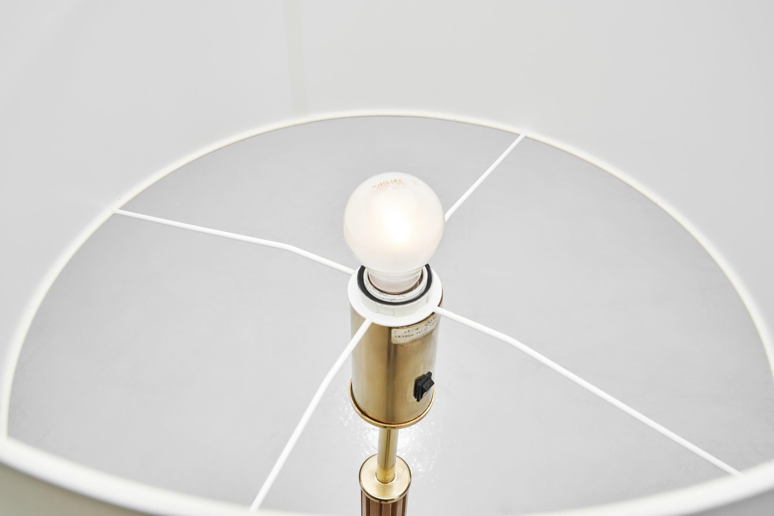 Lampadaire «7373 » de Hans-Agne Jakobsson pour Markaryd, Suède 20e siècle en vente 4