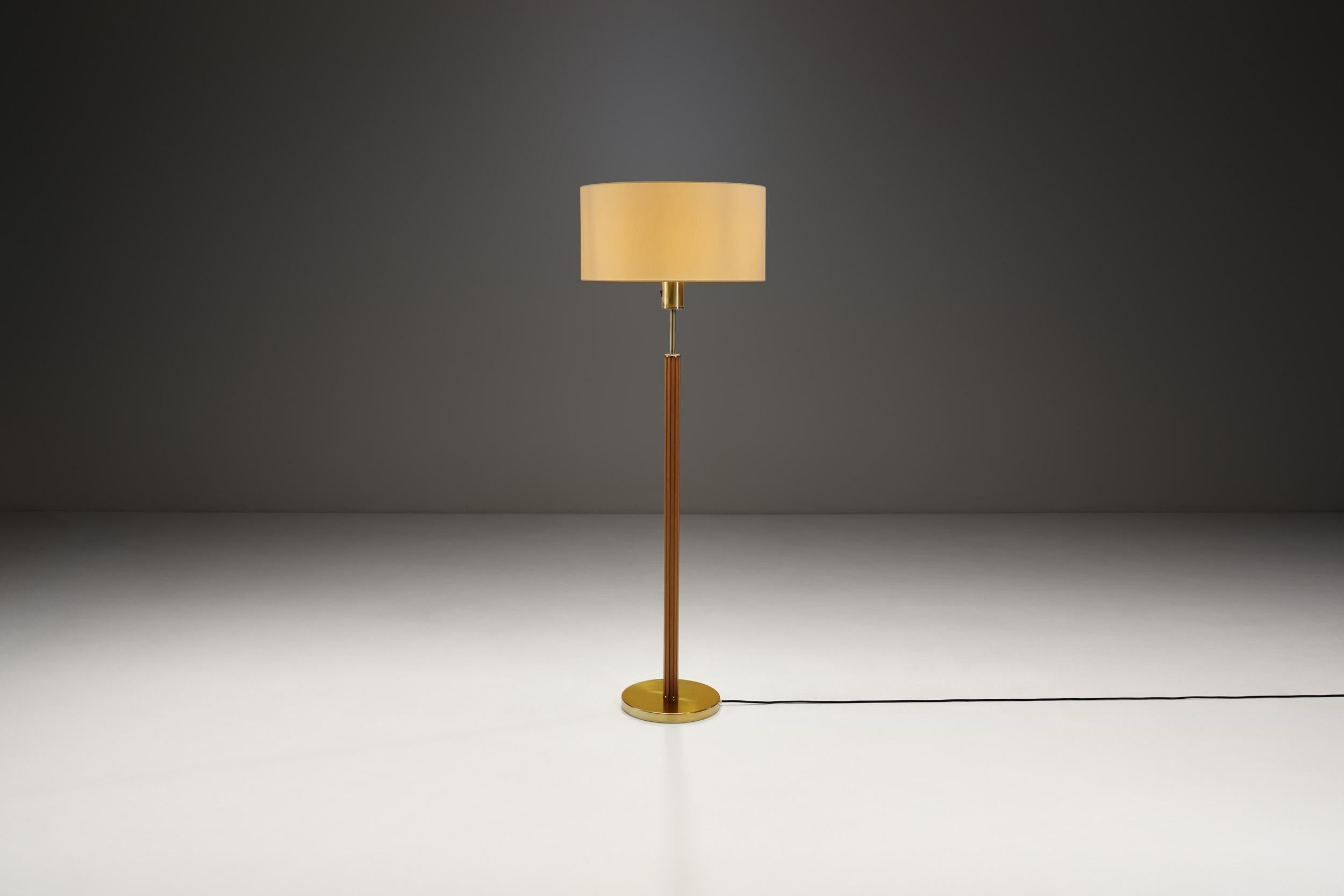 Avec un héritage de plus de sept décennies, Hans-Agne Jakobsson a redéfini le design moderne en associant harmonieusement la forme et la fonction. Très actif entre les années 1950 et 1970 - l'âge d'or du Design/One scandinave - Jakobsson est surtout