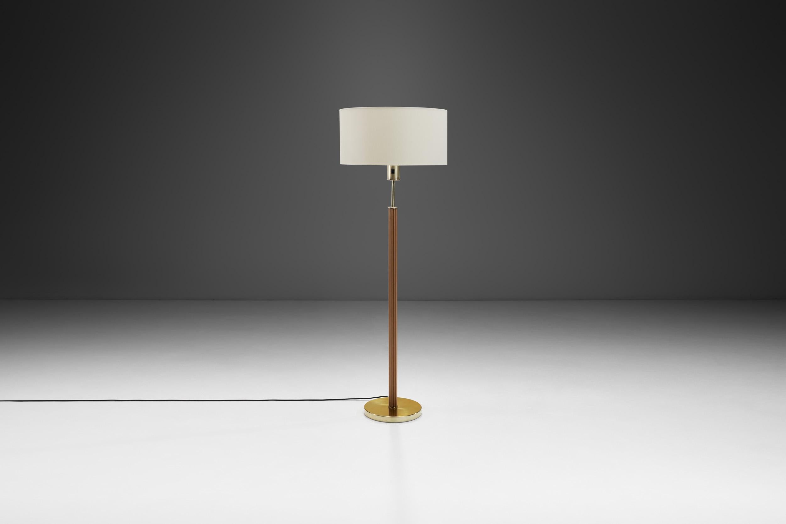 Lampadaire «7373 » de Hans-Agne Jakobsson pour Markaryd, Suède 20e siècle en vente 2