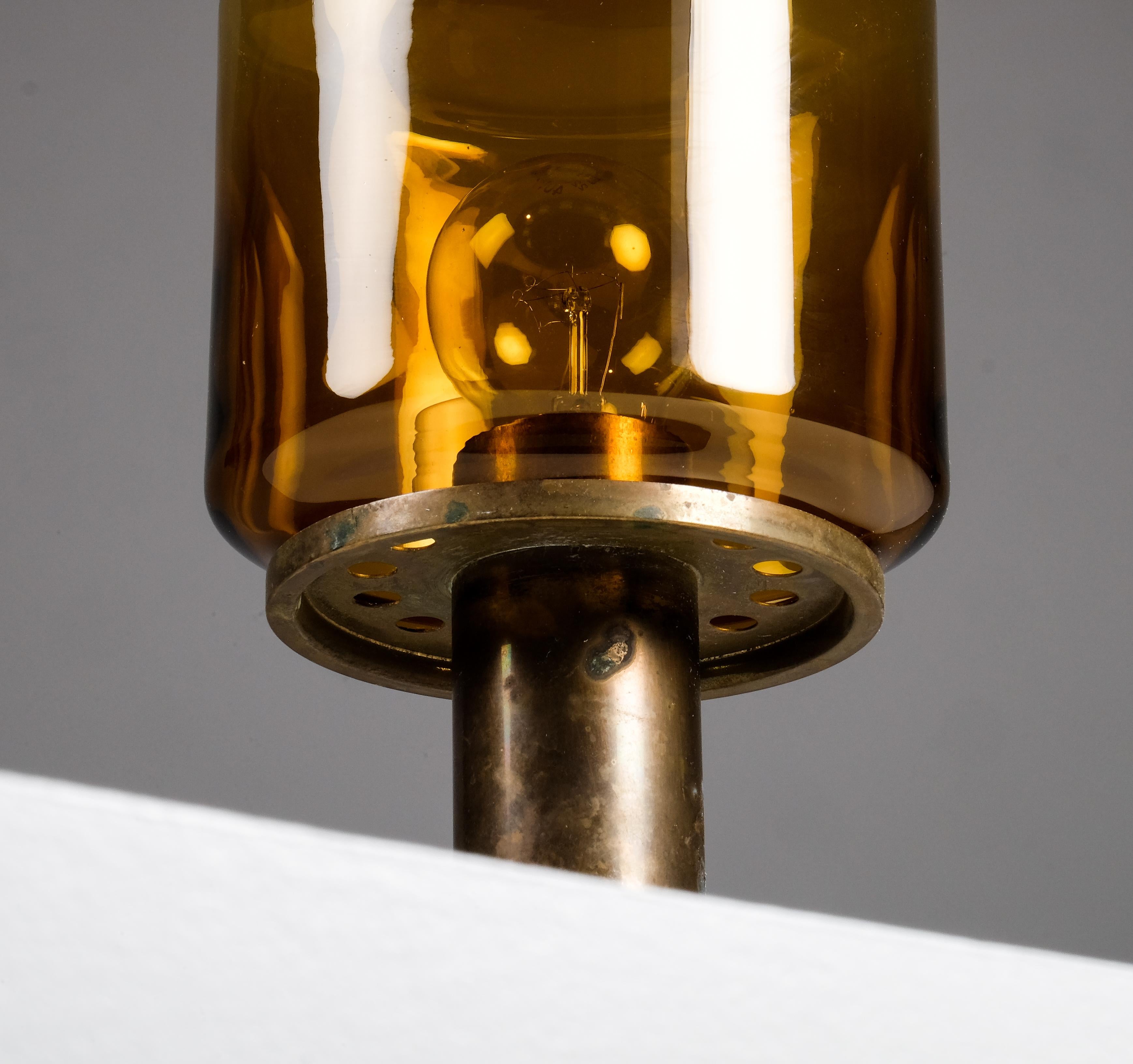 Hans-Agne Jakobsson Model B-102 Brass Table Lamp, 1960s In Good Condition For Sale In Stockholm, SE