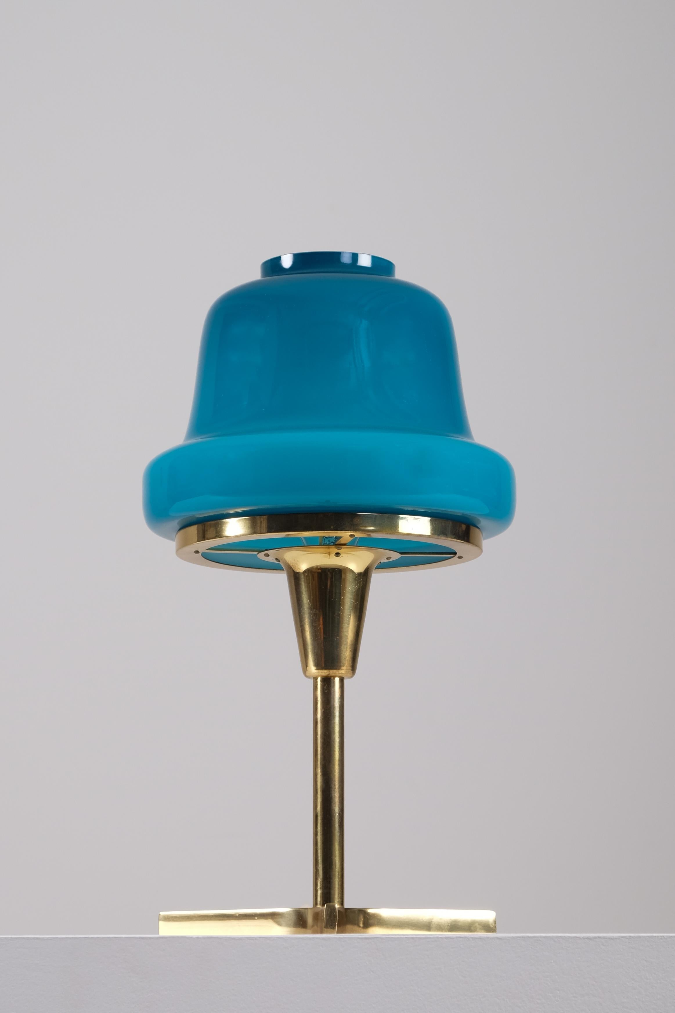 Hans-Agne Jakobsson, Tischlampe Modell B-125 aus Messing, 1960er-Jahre im Angebot 1