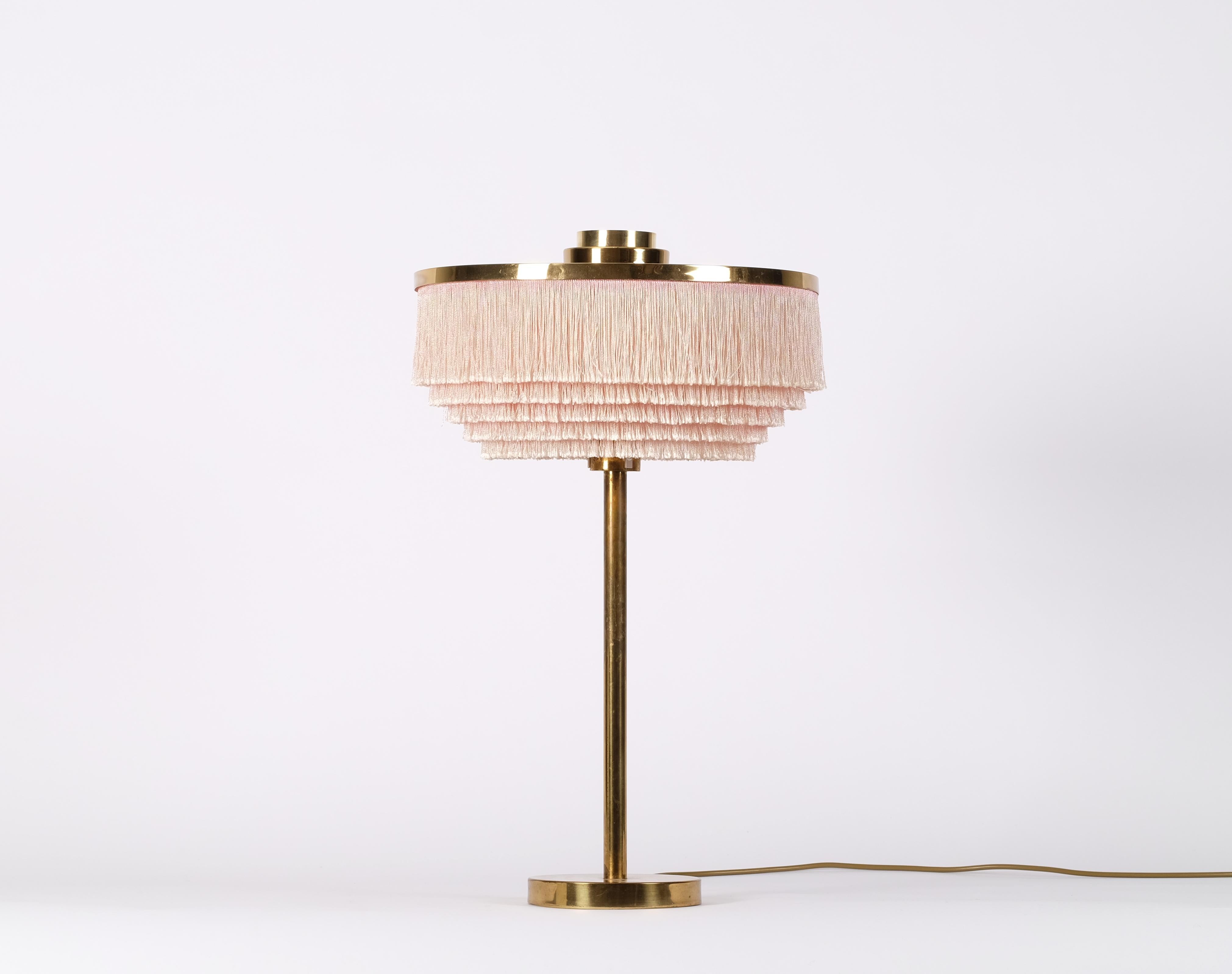 Hans-Agne Jakobsson Model B-138 Brass Table Lamp, 1960s In Good Condition For Sale In Stockholm, SE
