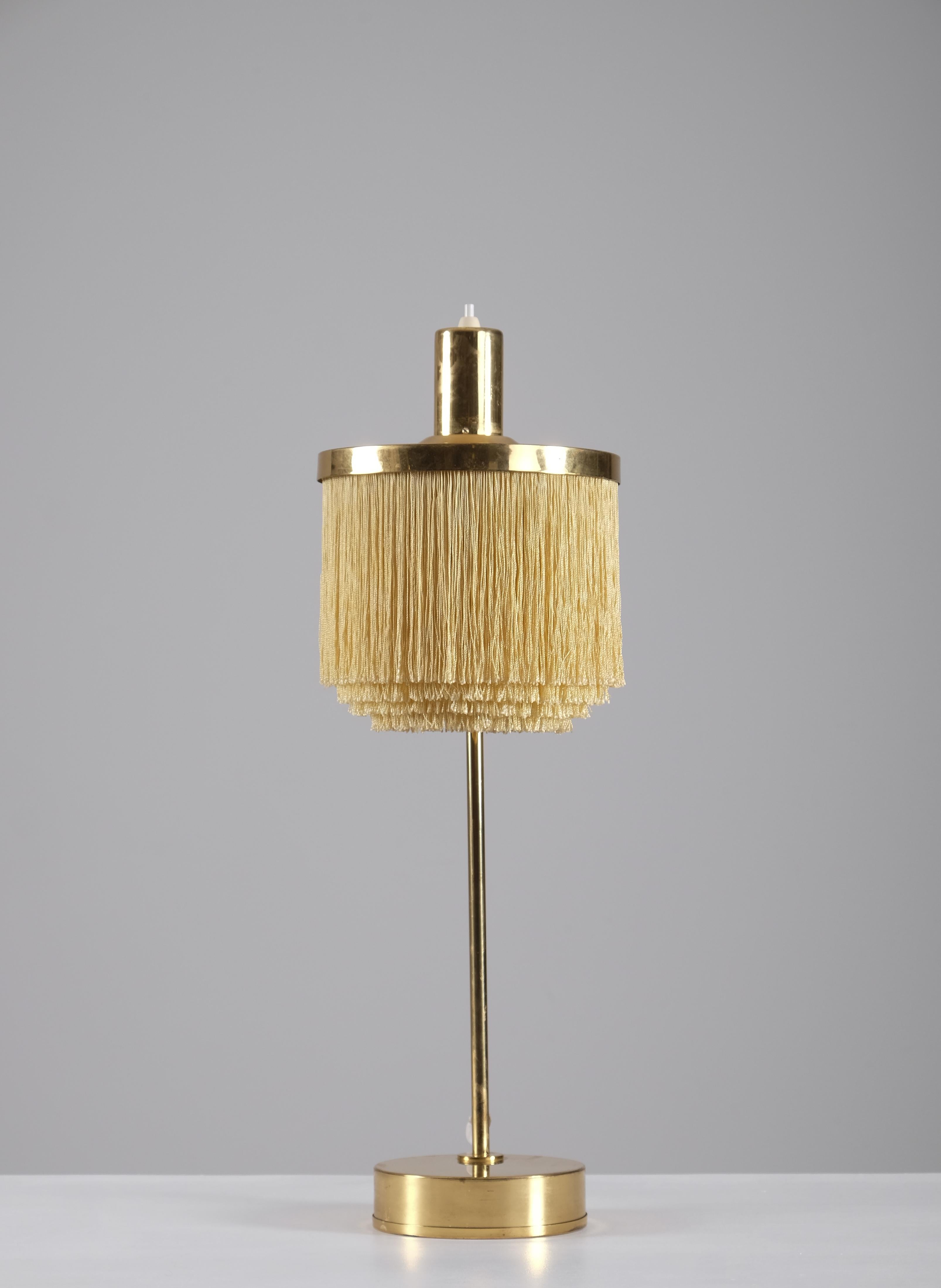 Scandinave moderne Lampe de bureau Hans-Agne Jakobsson modèle B-140 en laiton, années 1960 en vente