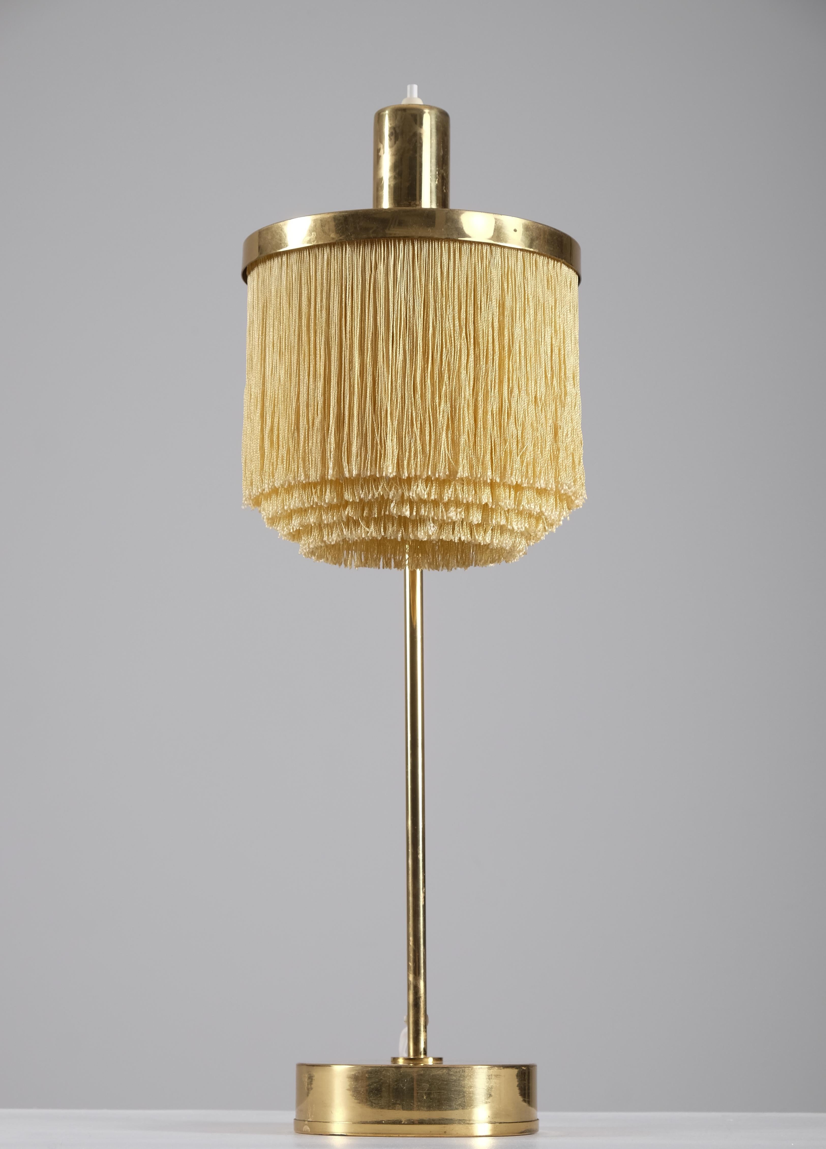 Lampe de bureau Hans-Agne Jakobsson modèle B-140 en laiton, années 1960 Bon état - En vente à Stockholm, SE