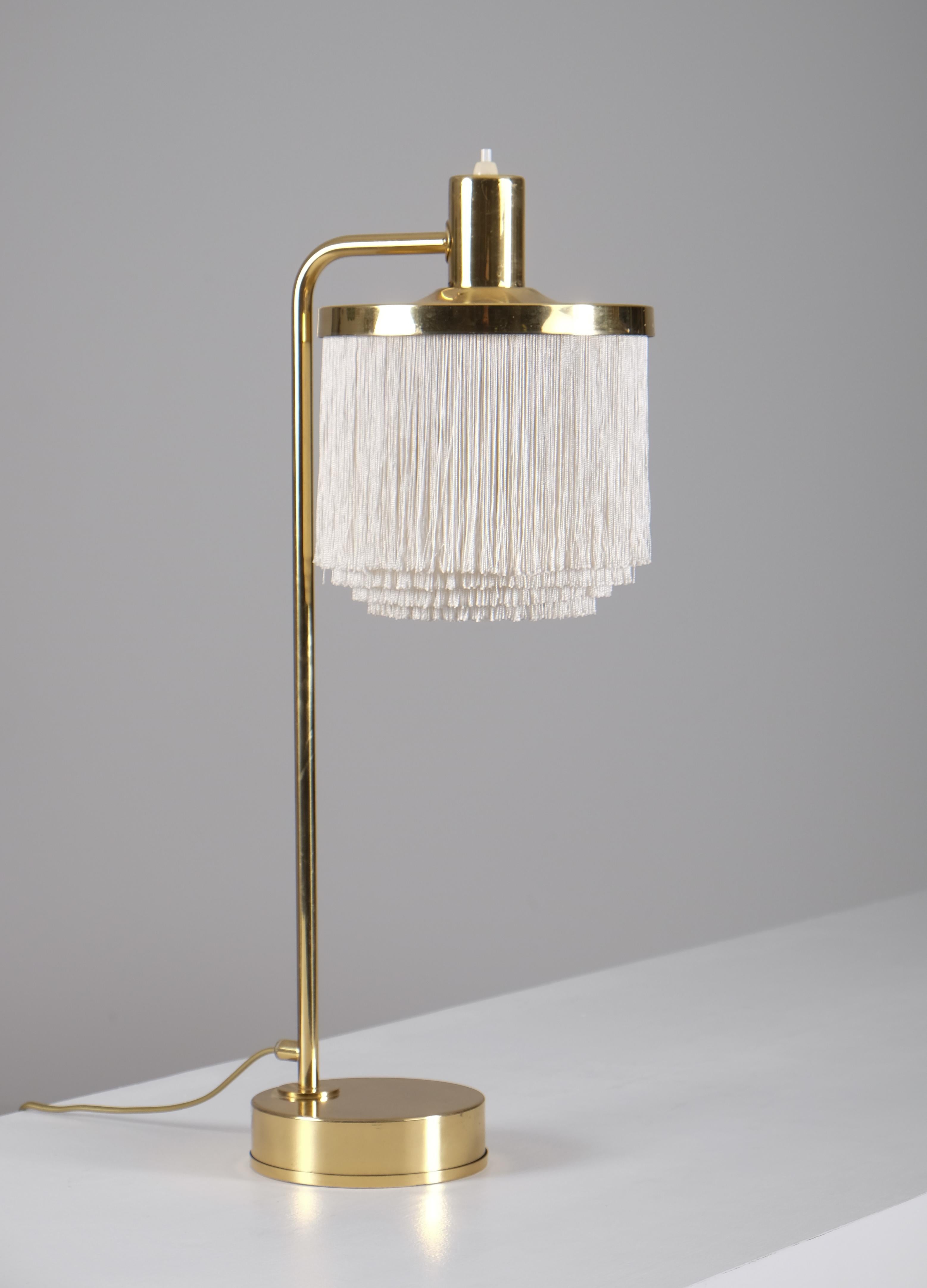 Lampe de bureau Hans-Agne Jakobsson modèle B-140 en laiton, années 1960 Bon état - En vente à Stockholm, SE