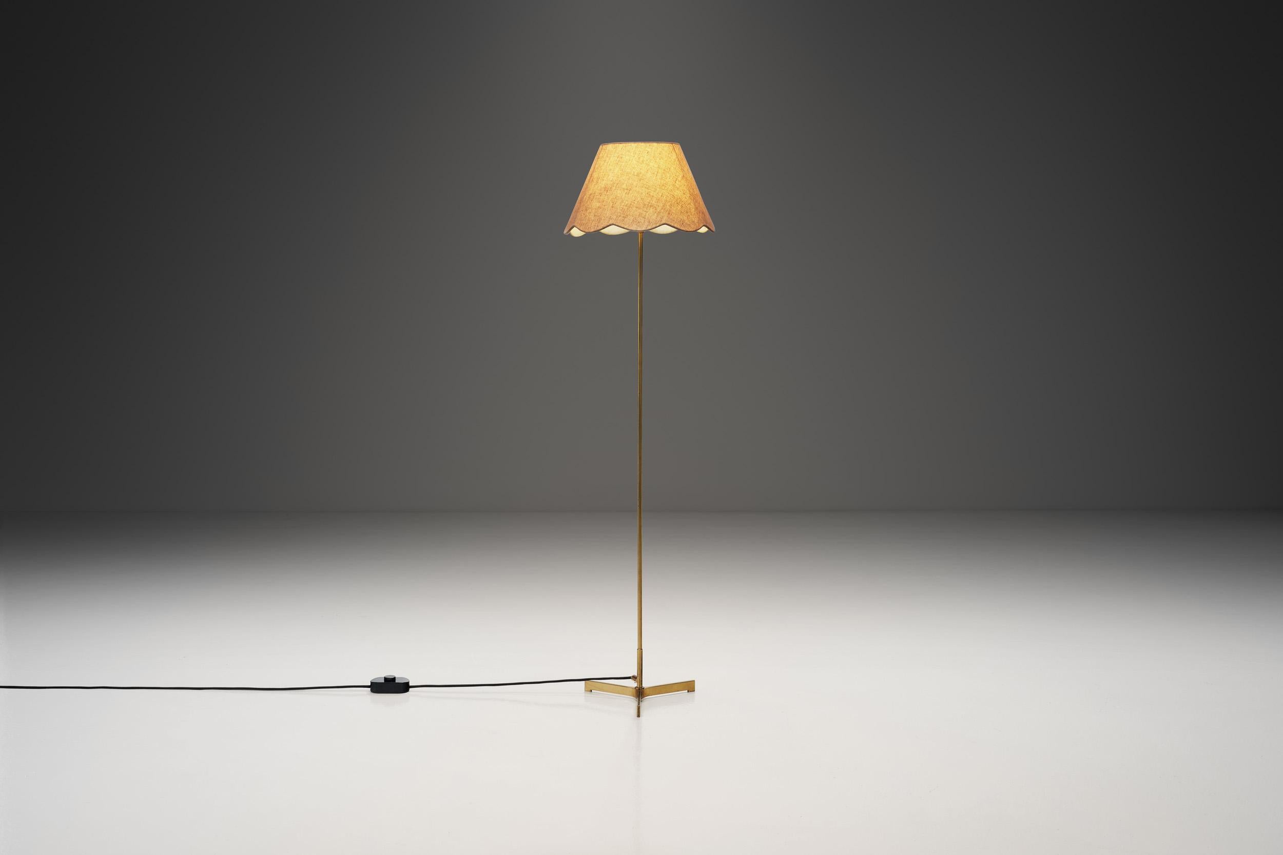Suédois Lampadaire en laiton modèle 
