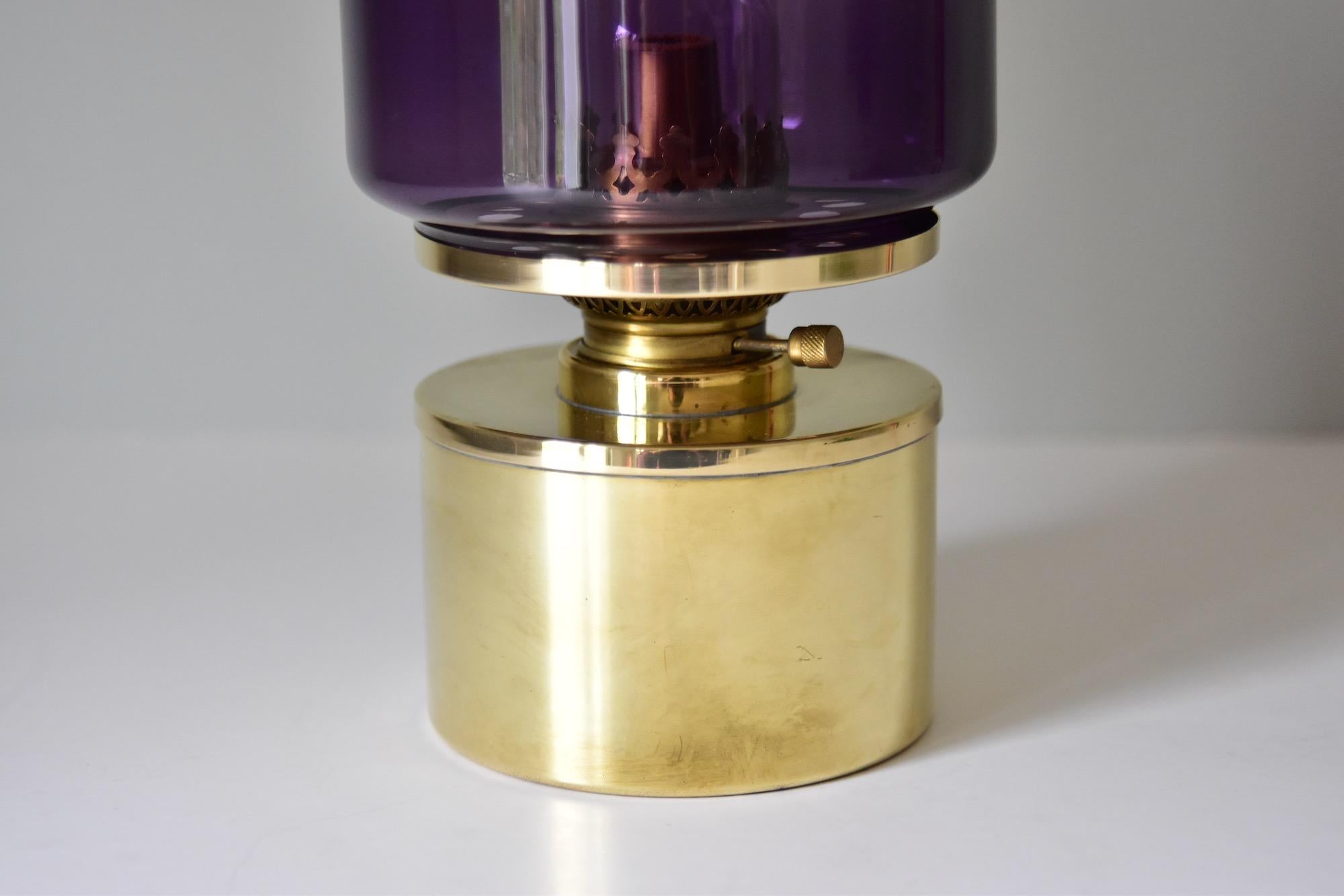 Very nice Typ L47 Hans-Agne Jakobsson oil lamp in purple glass and brass.
No damages with beautiful patina.
Price for one oil lamp.
 
   