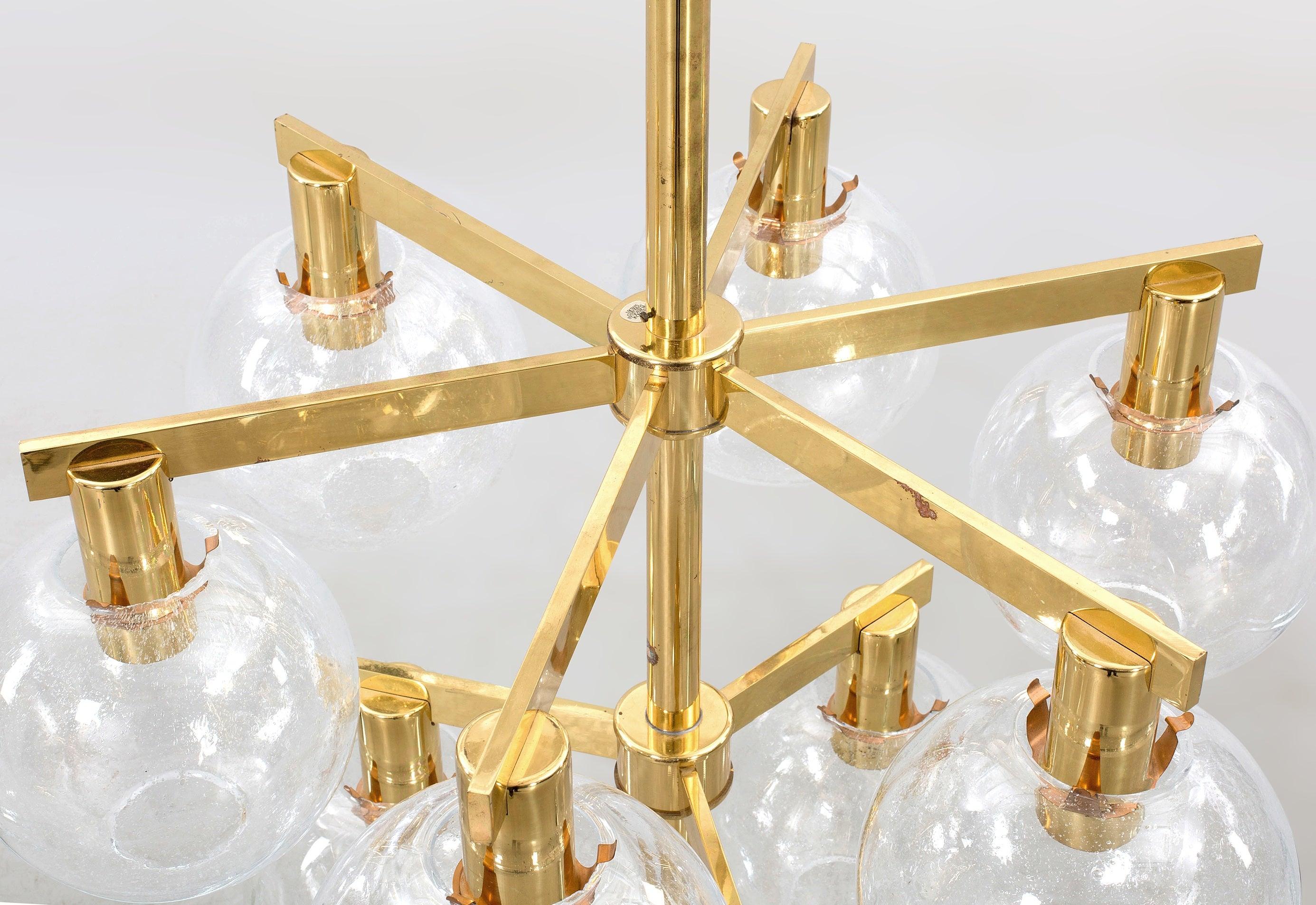 Hans-Agne Jakobsson Pair of Swedish mid-century Brass blown glass Chandeliers  In Excellent Condition In Barcelona, ES