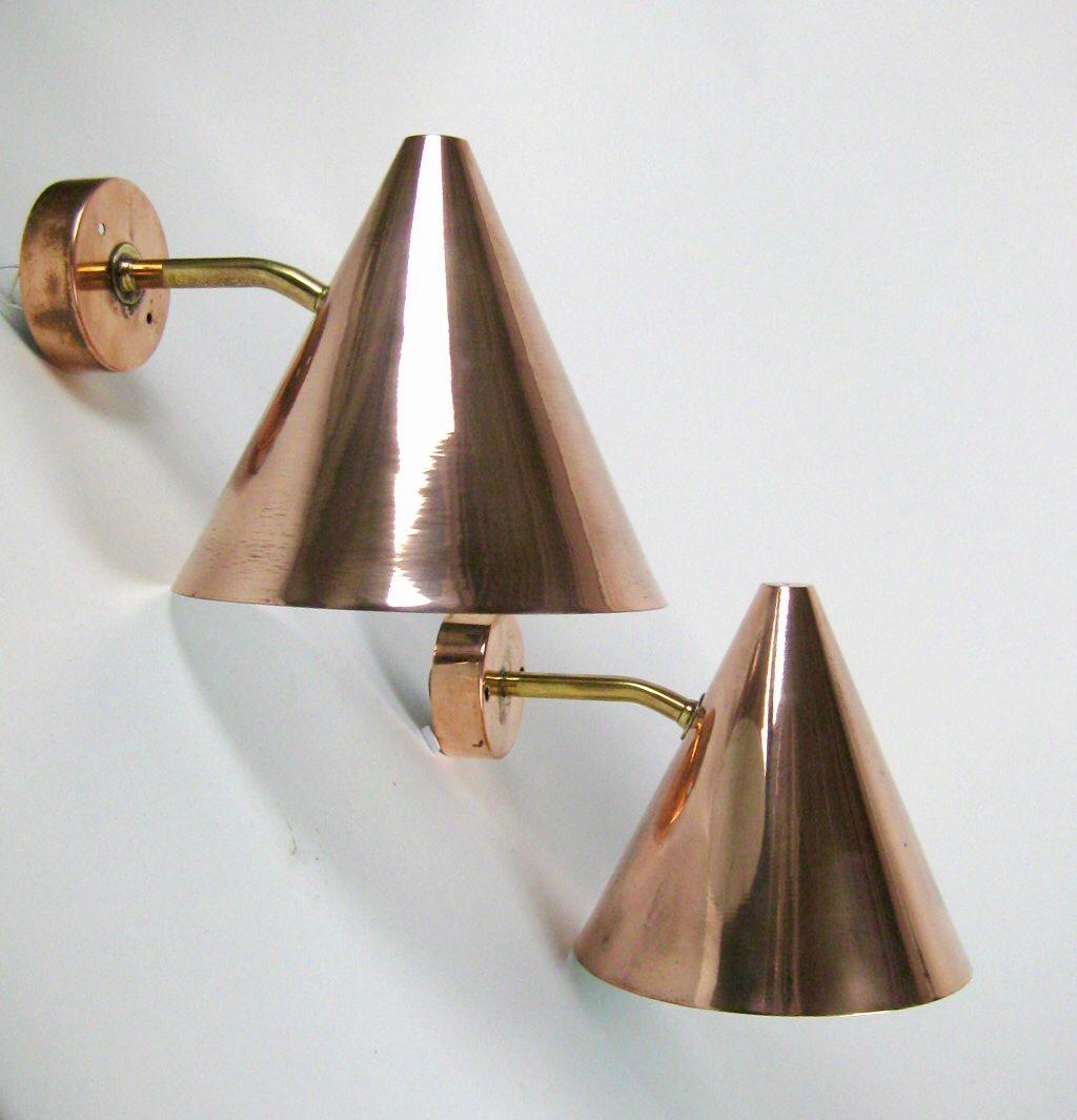 Hans-Agne Jakobsson Pair of Cone Shaped Wall Lights in Polished Copper and Brass For Sale 1