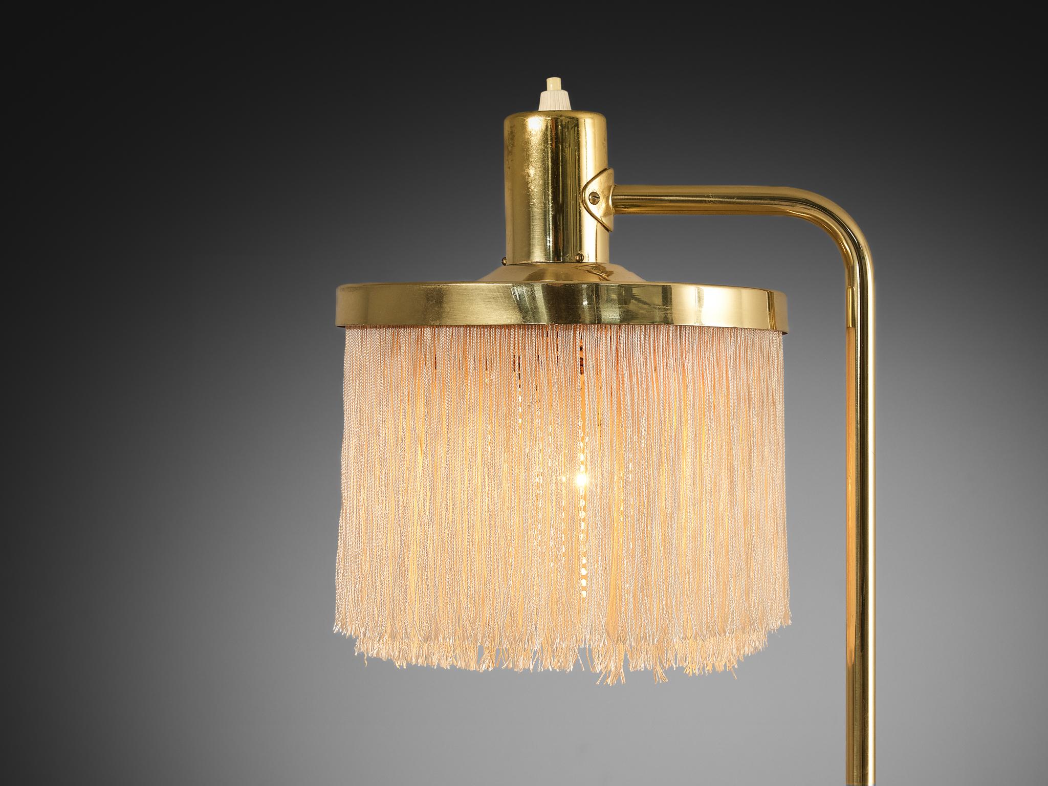 Suédois Hans-Agne Jakobsson paire de lampes de bureau Fringe en laiton et soie en vente