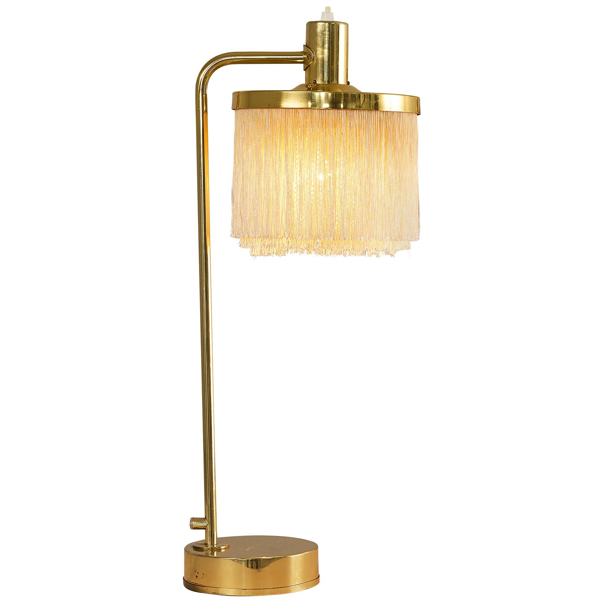 Hans-Agne Jakobsson paire de lampes de bureau Fringe en laiton et soie en vente