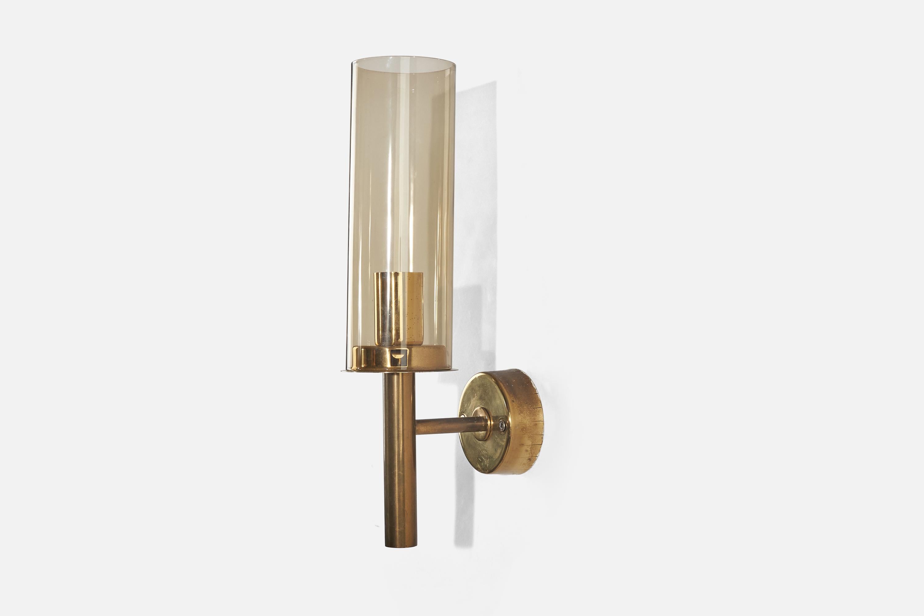 Mid-20th Century Hans-Agne Jakobsson, Pair of Wall Lights, Brass, Glass, Sweden, c. 1960s For Sale