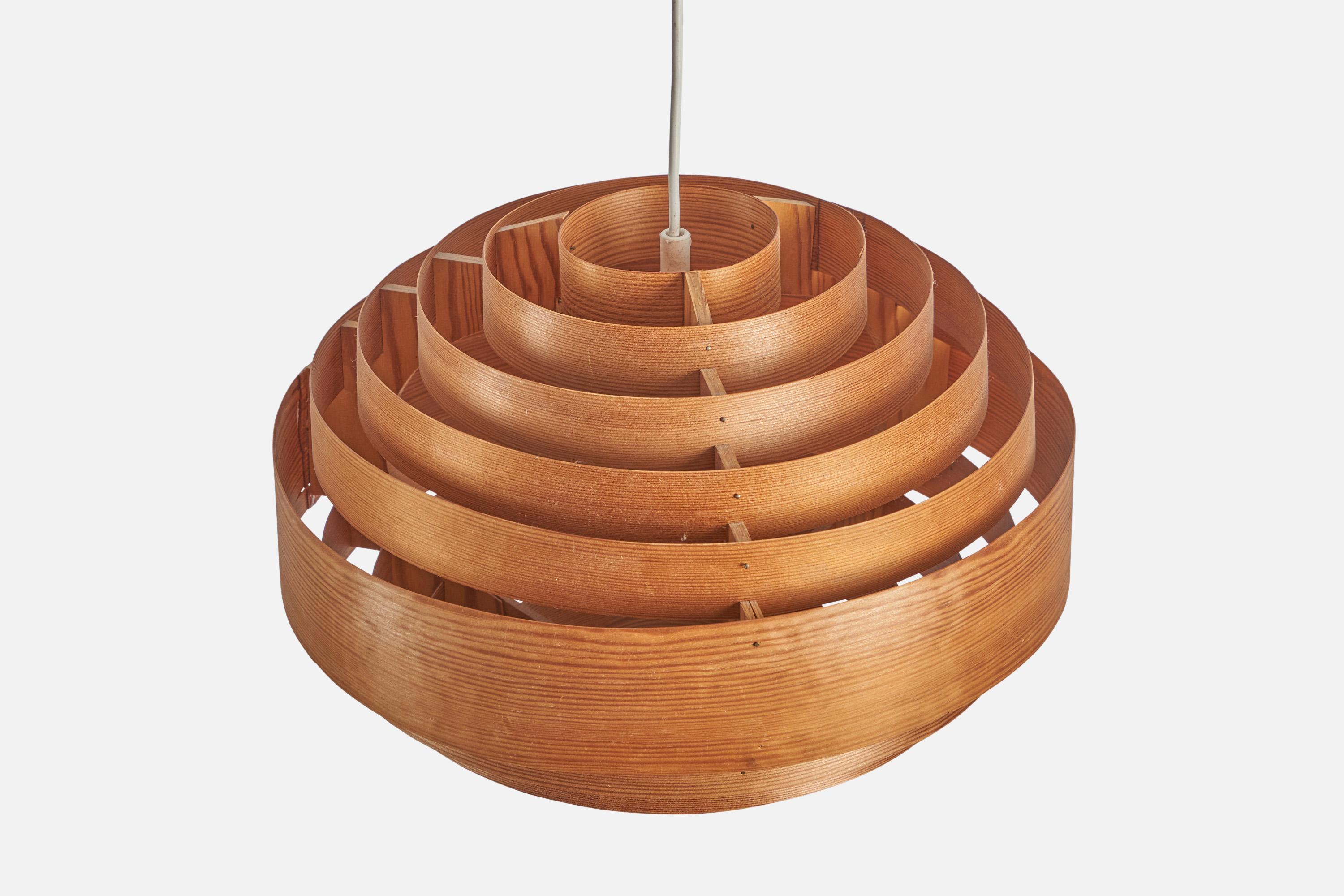 Hans-Agne Jakobsson, Pendant Light, Pine Veneer, Sweden, 1970s In Good Condition For Sale In High Point, NC