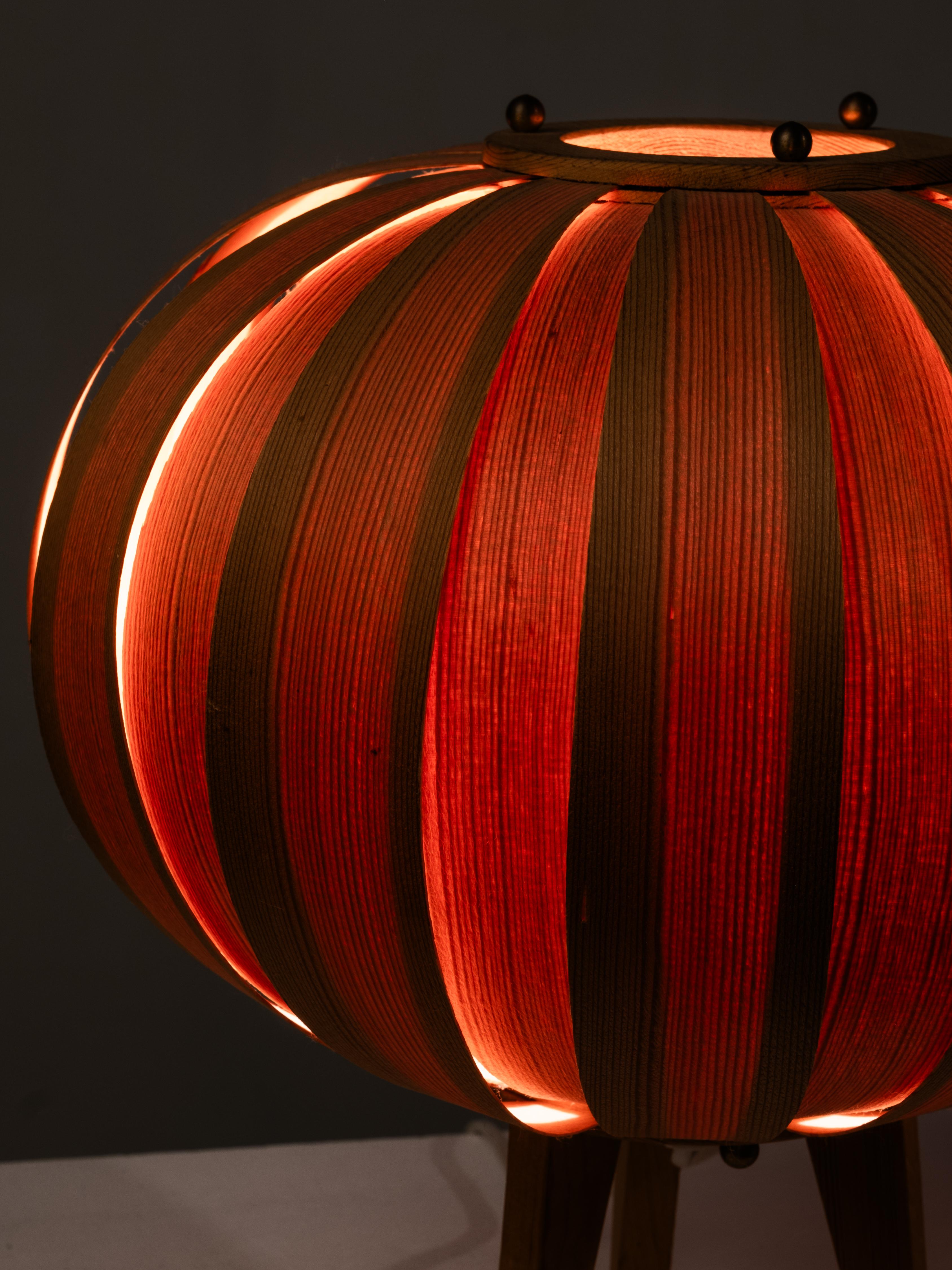 Hans-Agne Jakobsson Pine Bentwood Table Lamp for AB Ellysett, 1960s For Sale 4