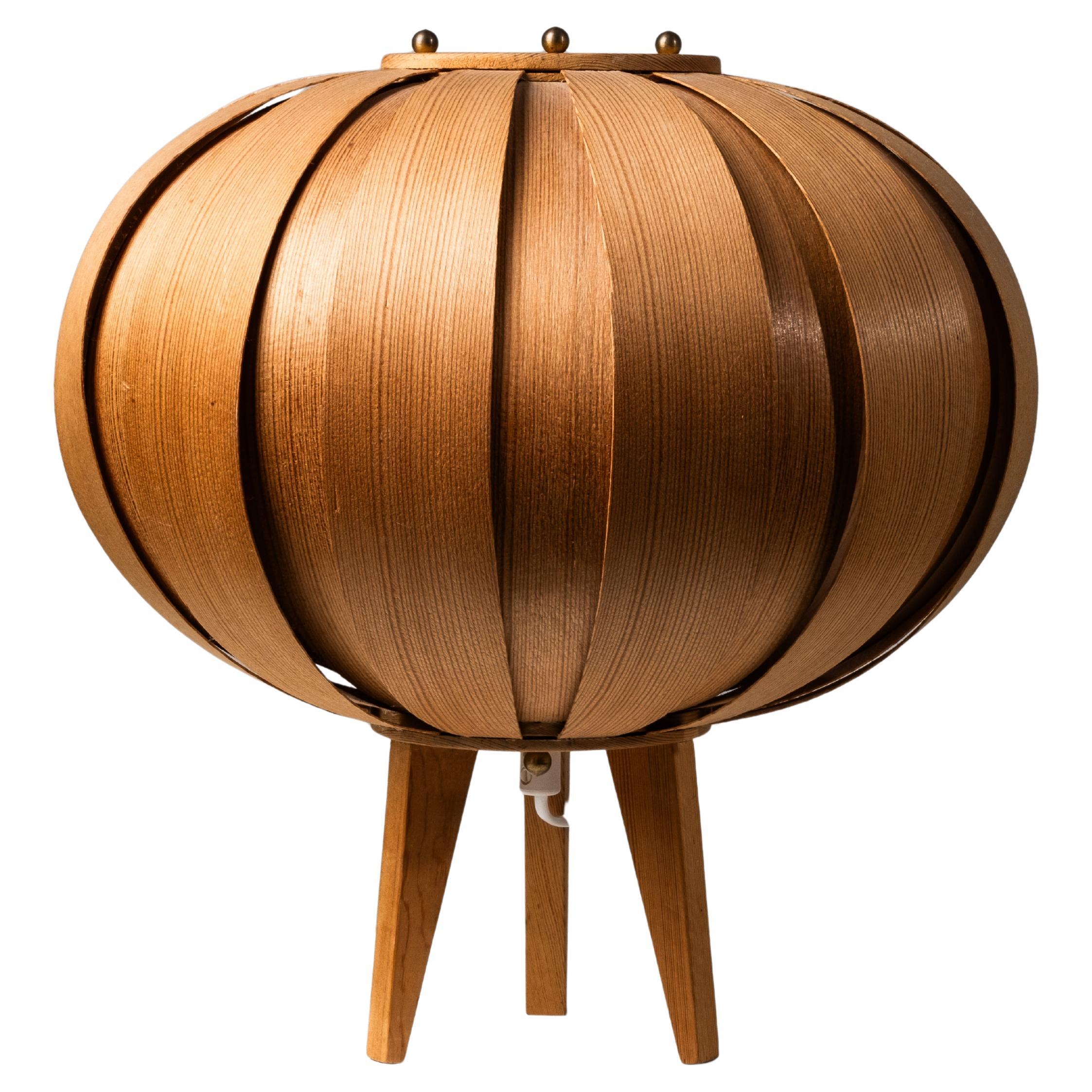 Hans-Agne Jakobsson Pine Bentwood Table Lamp for AB Ellysett, 1960s For Sale