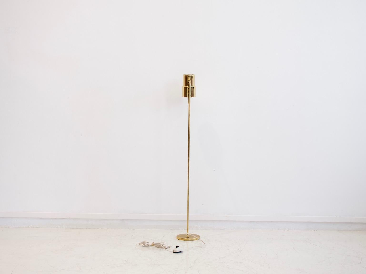 Hans-Agne Jakobsson Polished Brass Floor Lamp In Good Condition In Madrid, ES