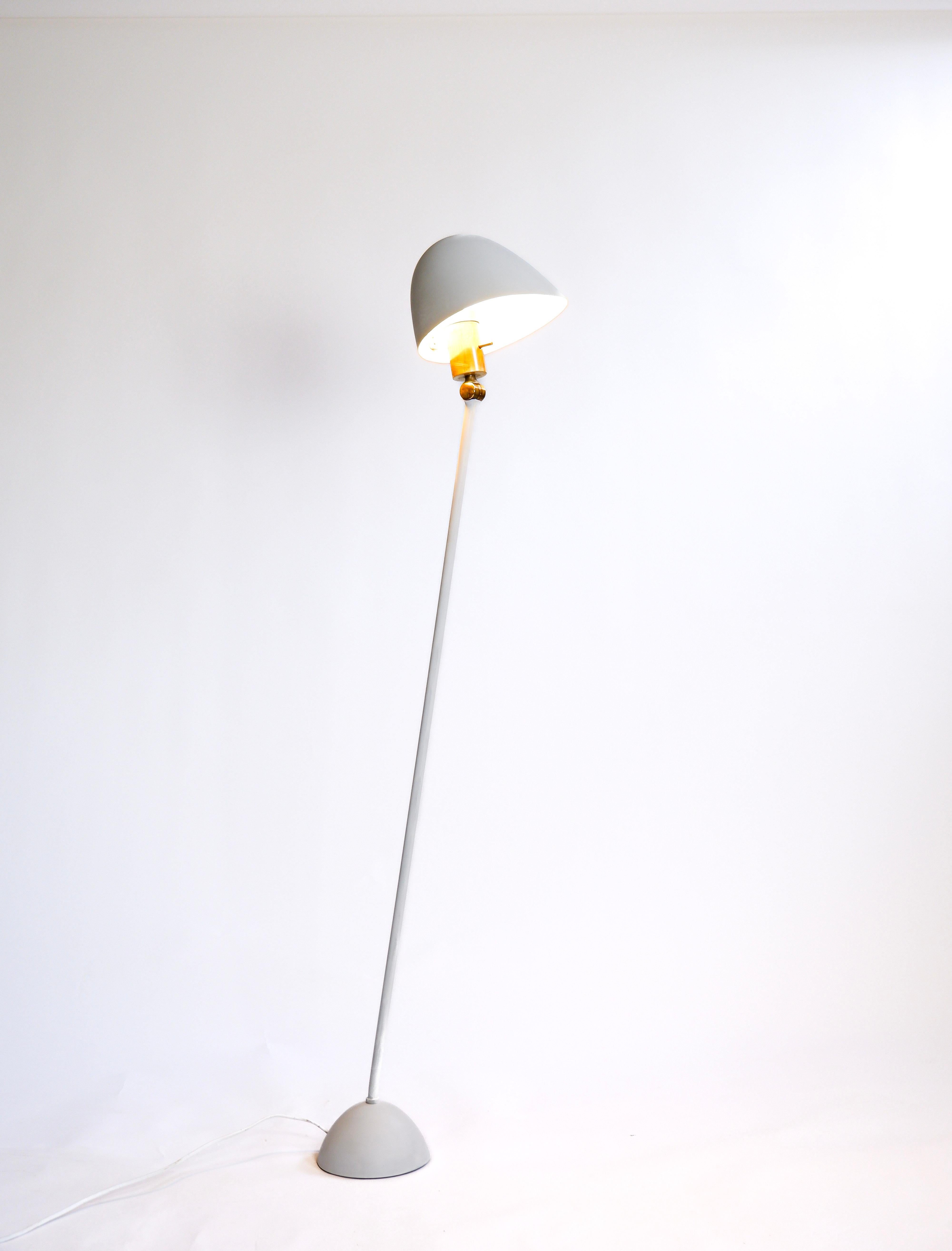 Rara lámpara de pie G33 de Hans-Agne Jakobsson circa 1960 Escandinavo moderno en venta