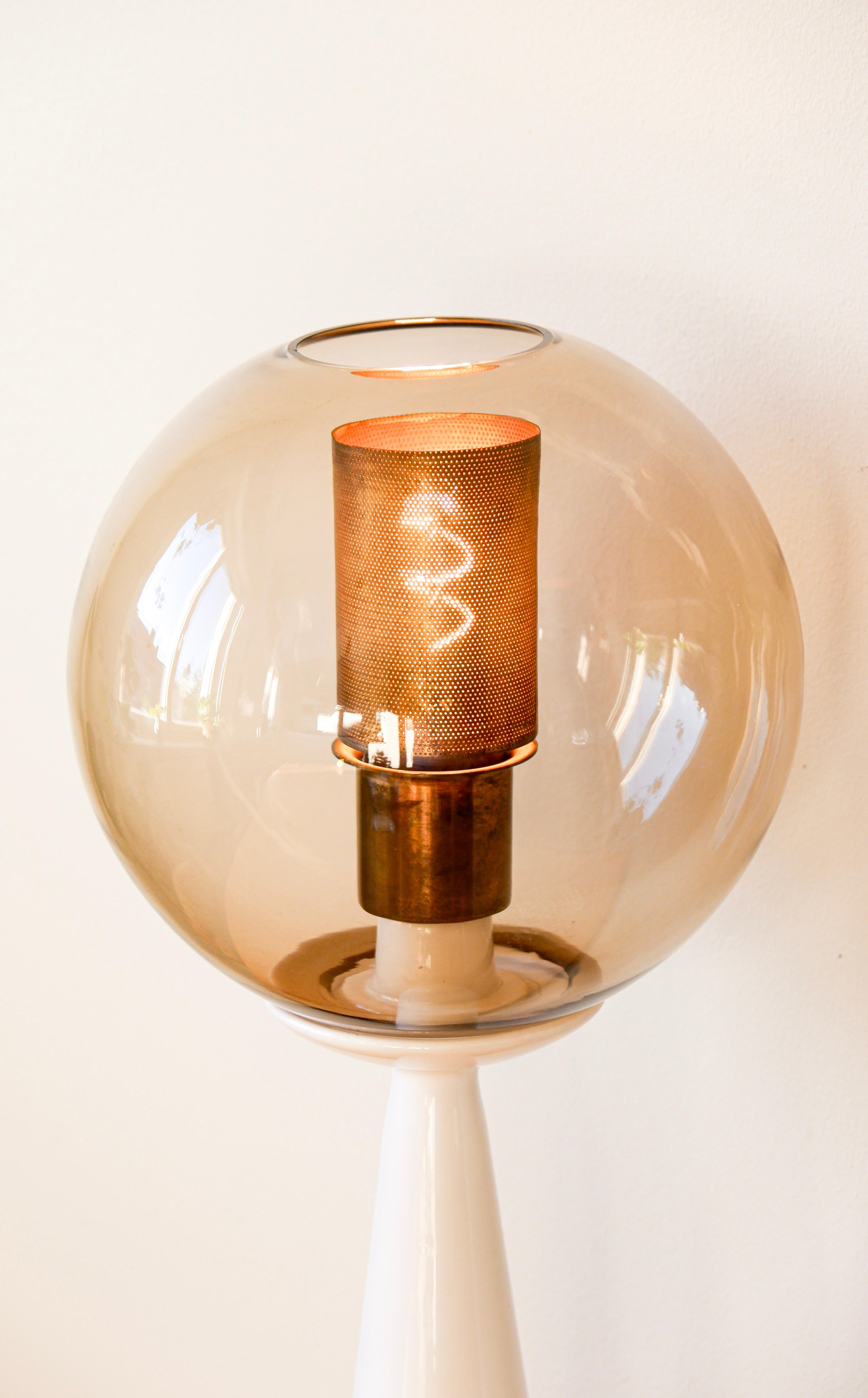 Scandinavian Modern Hans Agne Jakobsson, rare table lamp model V80, ceramic, brass & glass For Sale
