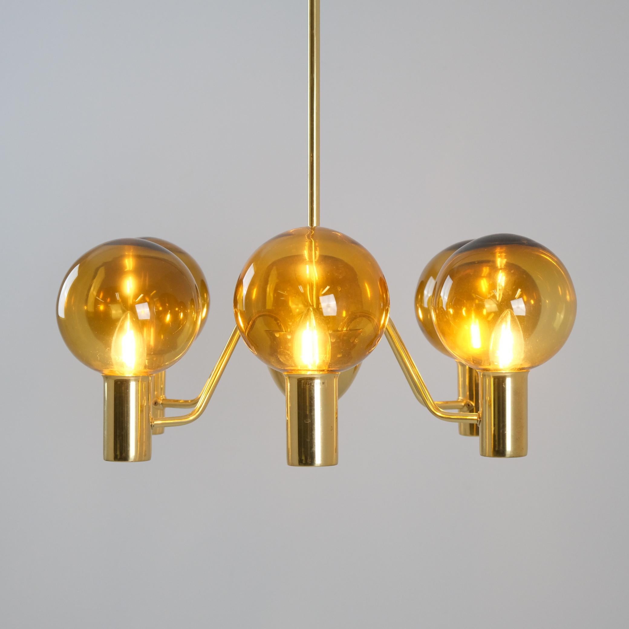 Hans-Agne Jakobsson Scandinavian Modern Brass Chandelier T372/6, AB Markaryd en venta 1