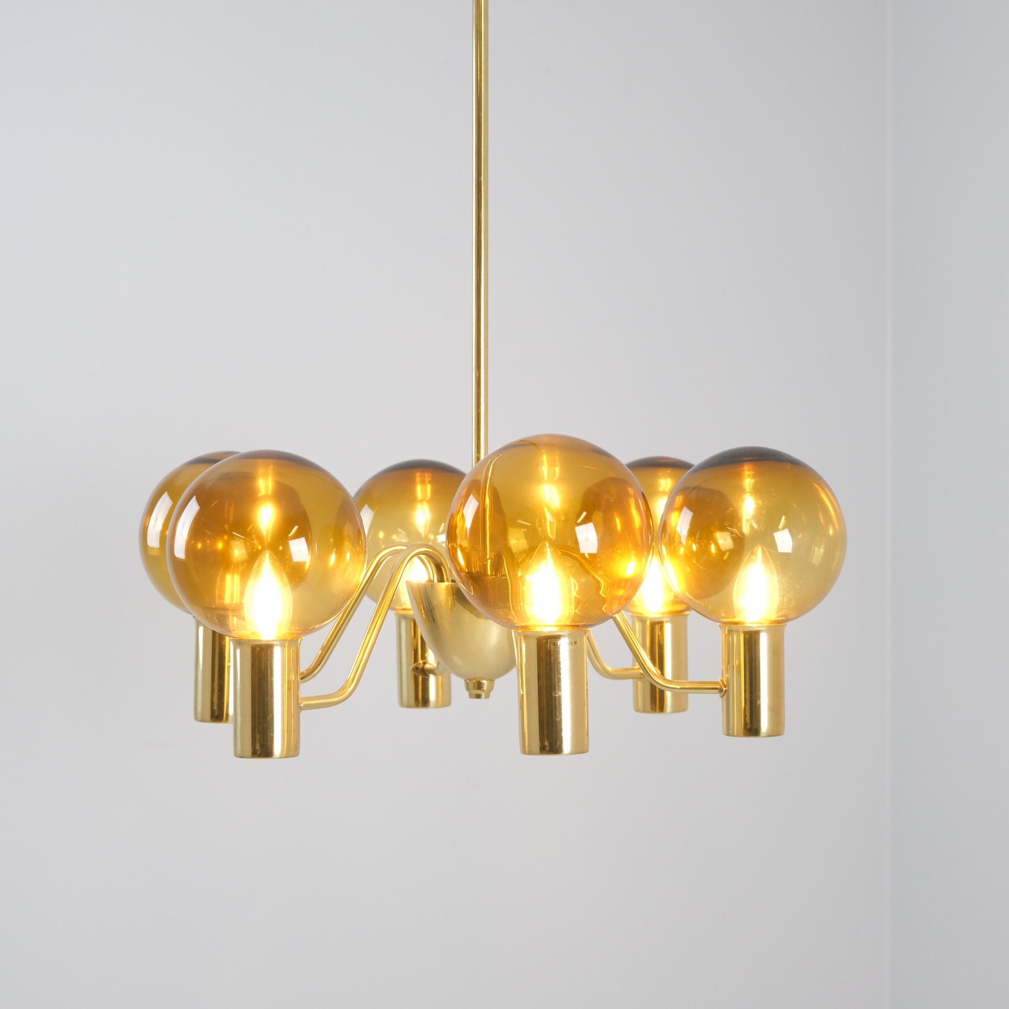 Hans-Agne Jakobsson Scandinavian Modern Brass Chandelier T372/6, AB Markaryd en venta 2