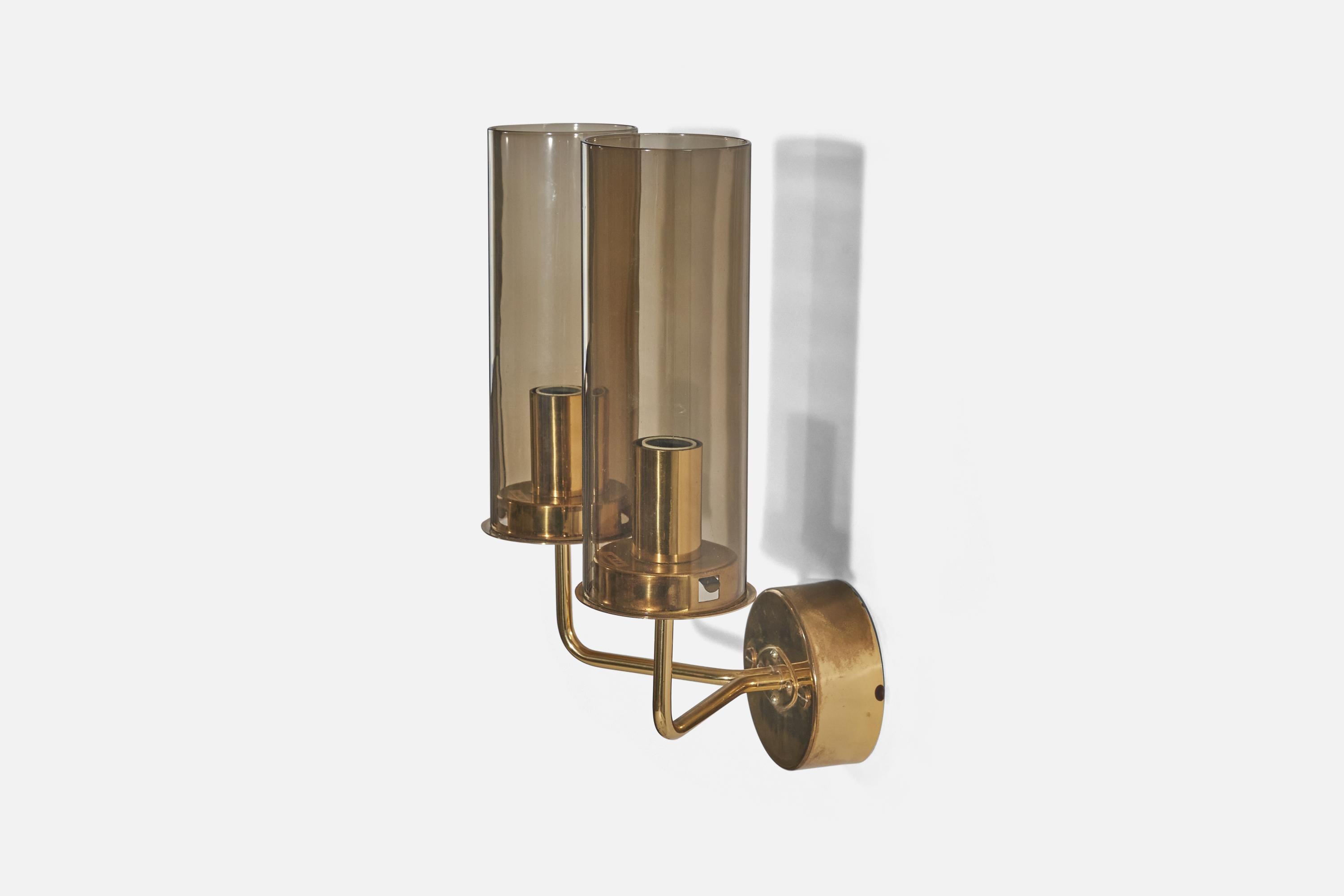 Hans-Agne Jakobsson, Sconce, Brass, Glass, Sweden, C. 1970s In Good Condition For Sale In High Point, NC