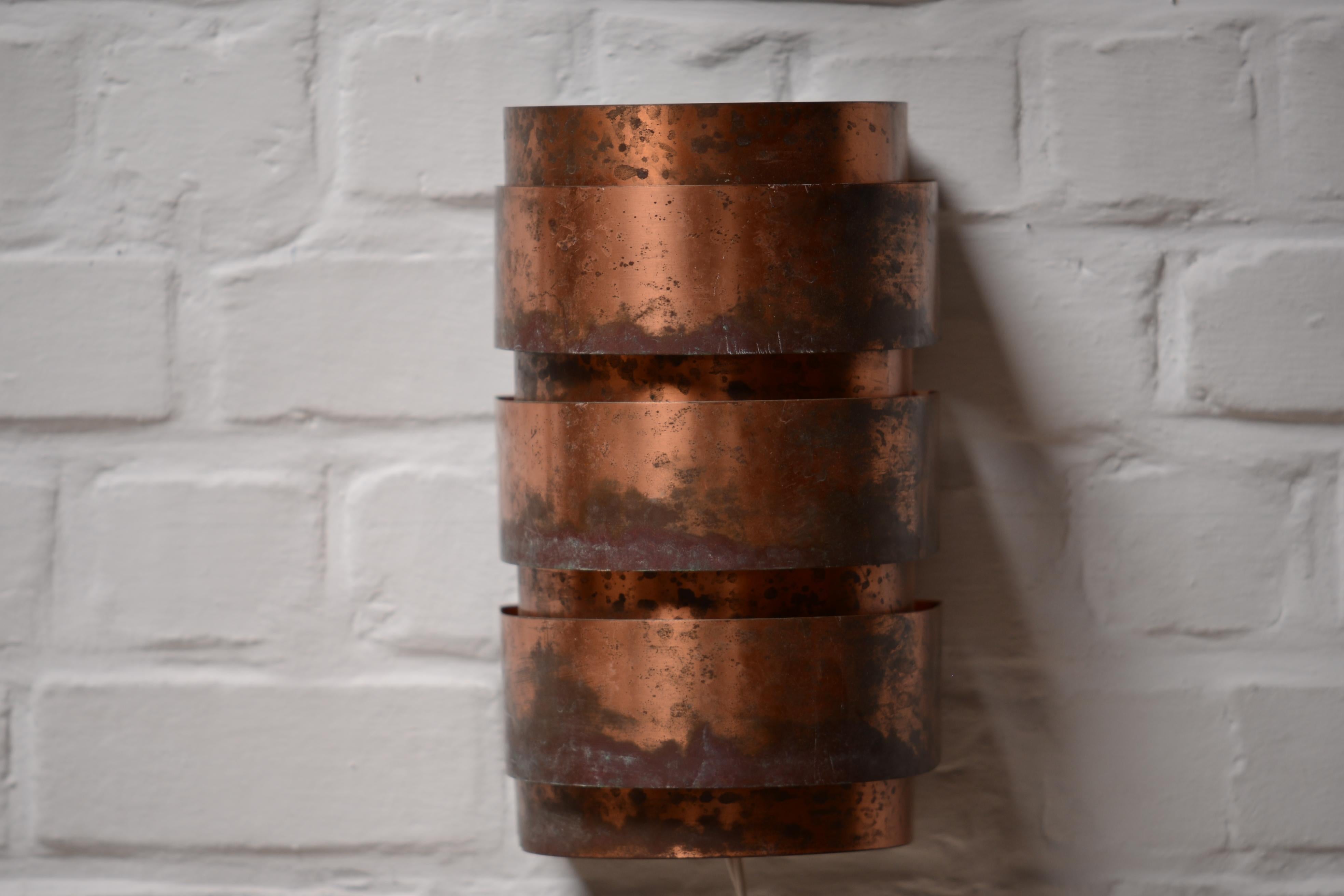 Hans Agne Jakobsson Set of 4 Patinated Copper Wall Lamps, Sweden, 1960s In Good Condition For Sale In Forest, BE