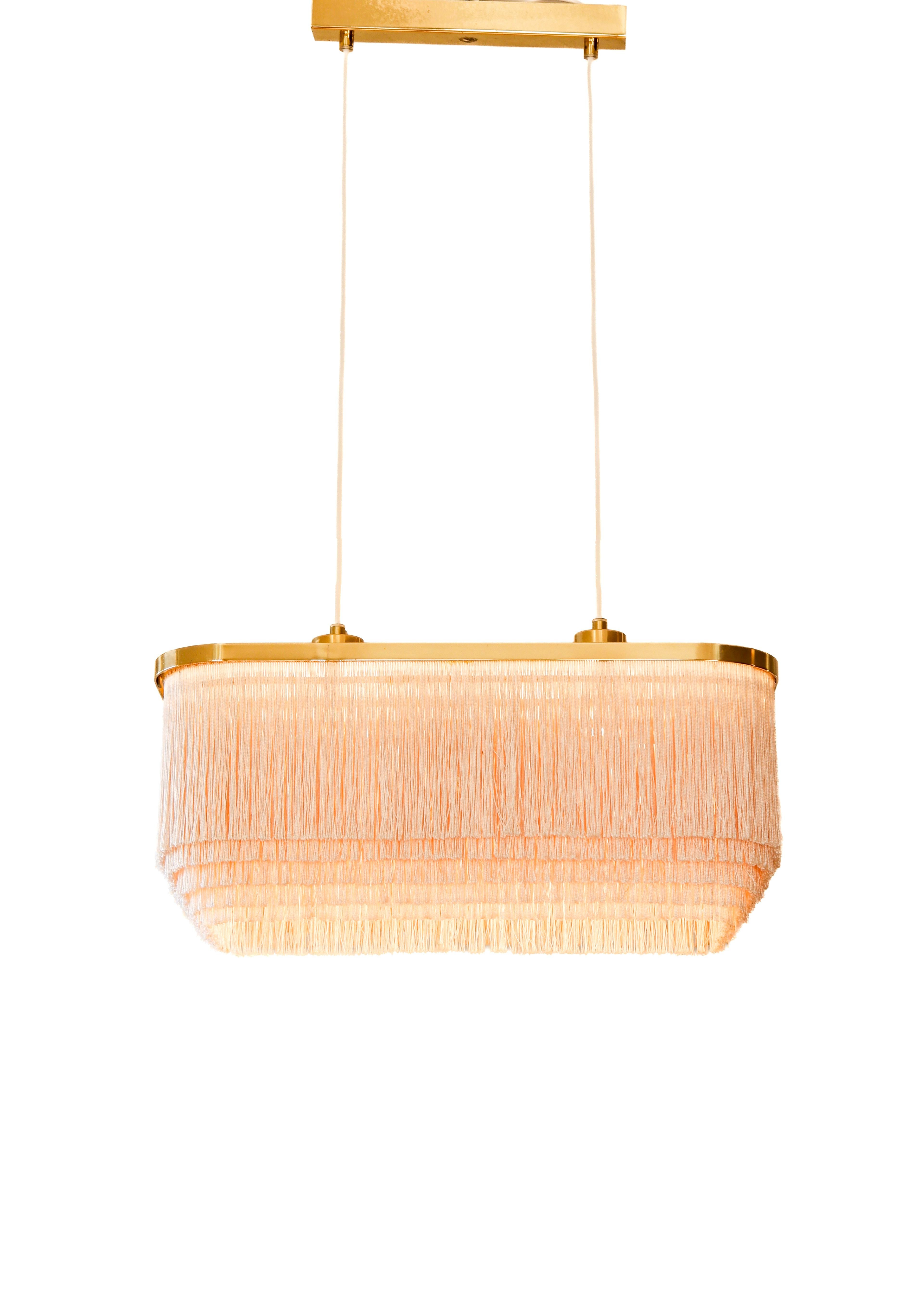 Scandinavo moderno Hans-Agne Jakobsson Ciondolo con frange di seta e ottone modello T607, circa 1960. in vendita