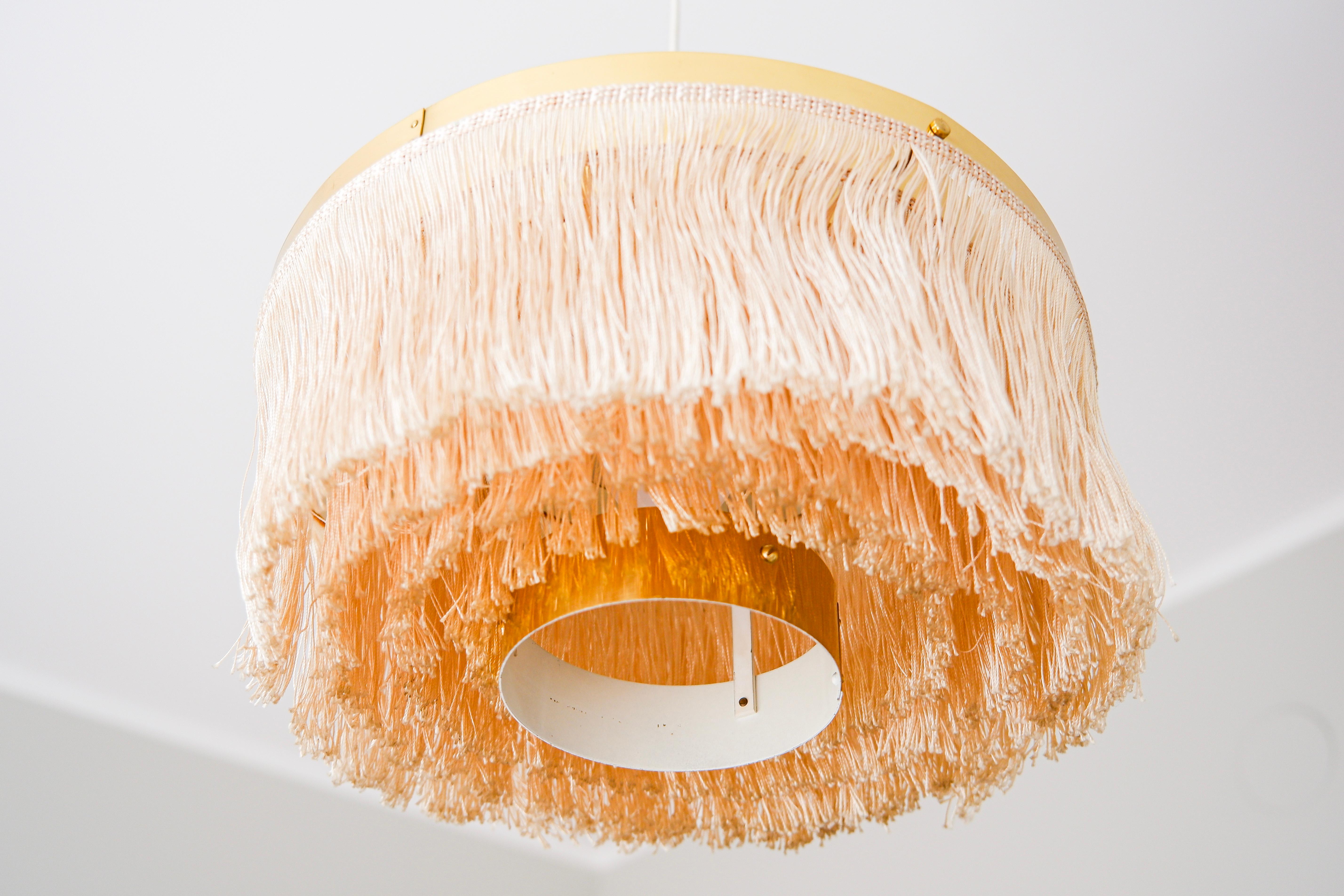 Svedese Lampada a sospensione con frange di seta di Hans-Agne Jakobsson del 1960 circa. in vendita