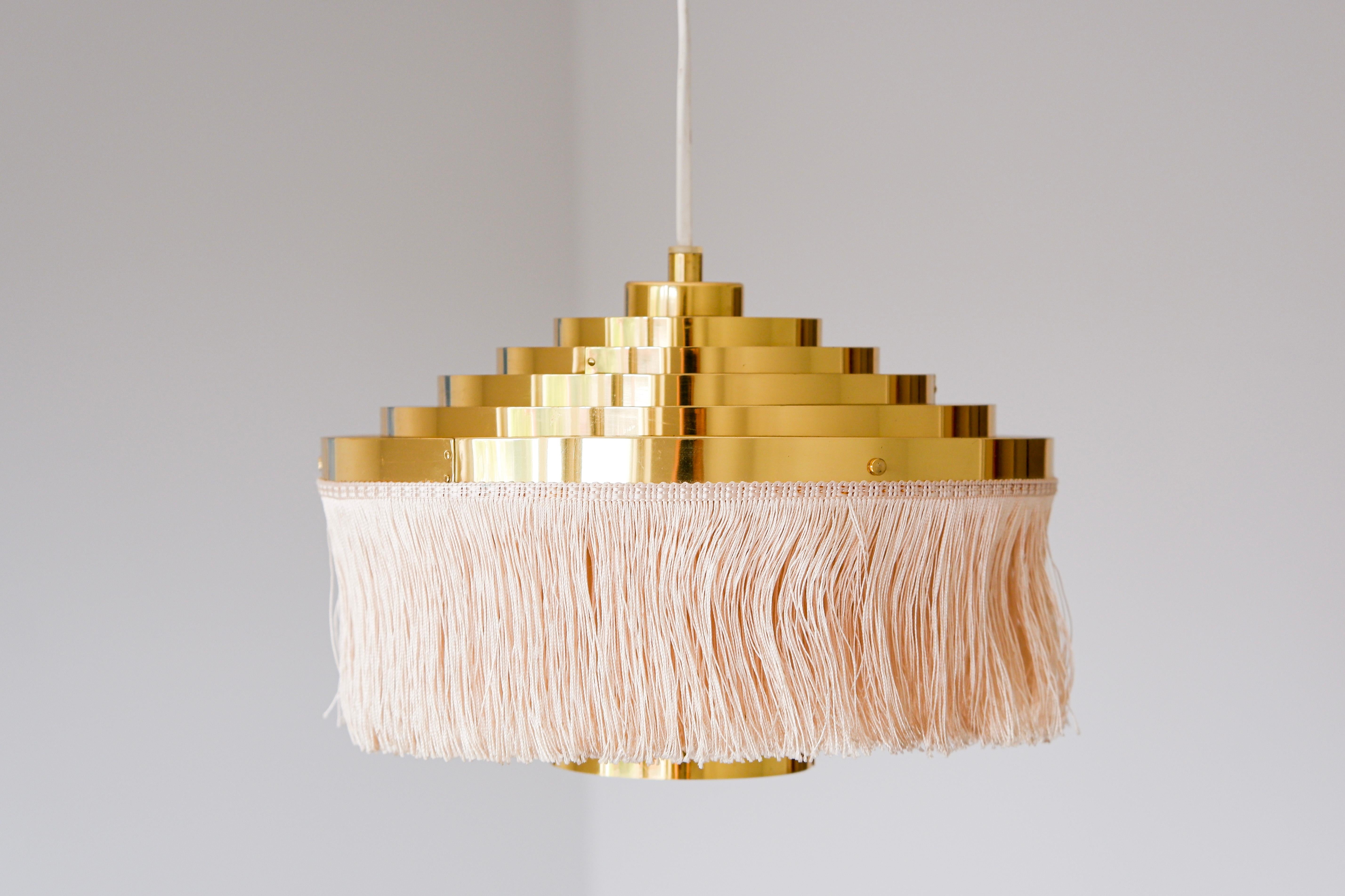 Lampada a sospensione con frange di seta di Hans-Agne Jakobsson del 1960 circa. In condizioni discrete in vendita a Hägersten-Liljeholmen, Stockholms län