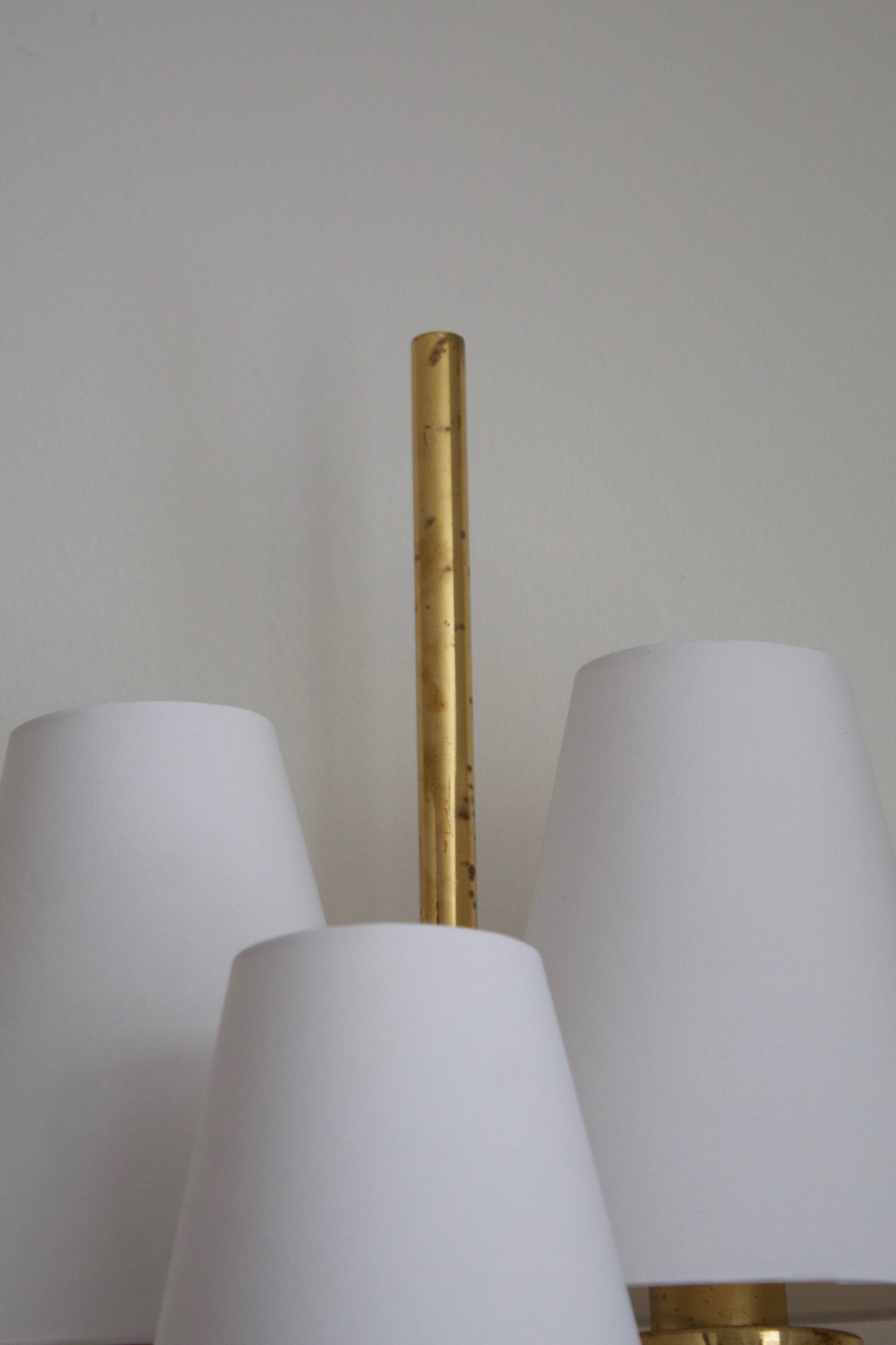 Hans-Agne Jakobsson, Sizable Wall Light, Brass, Fabric, Sweden, c. 1960s In Good Condition In High Point, NC