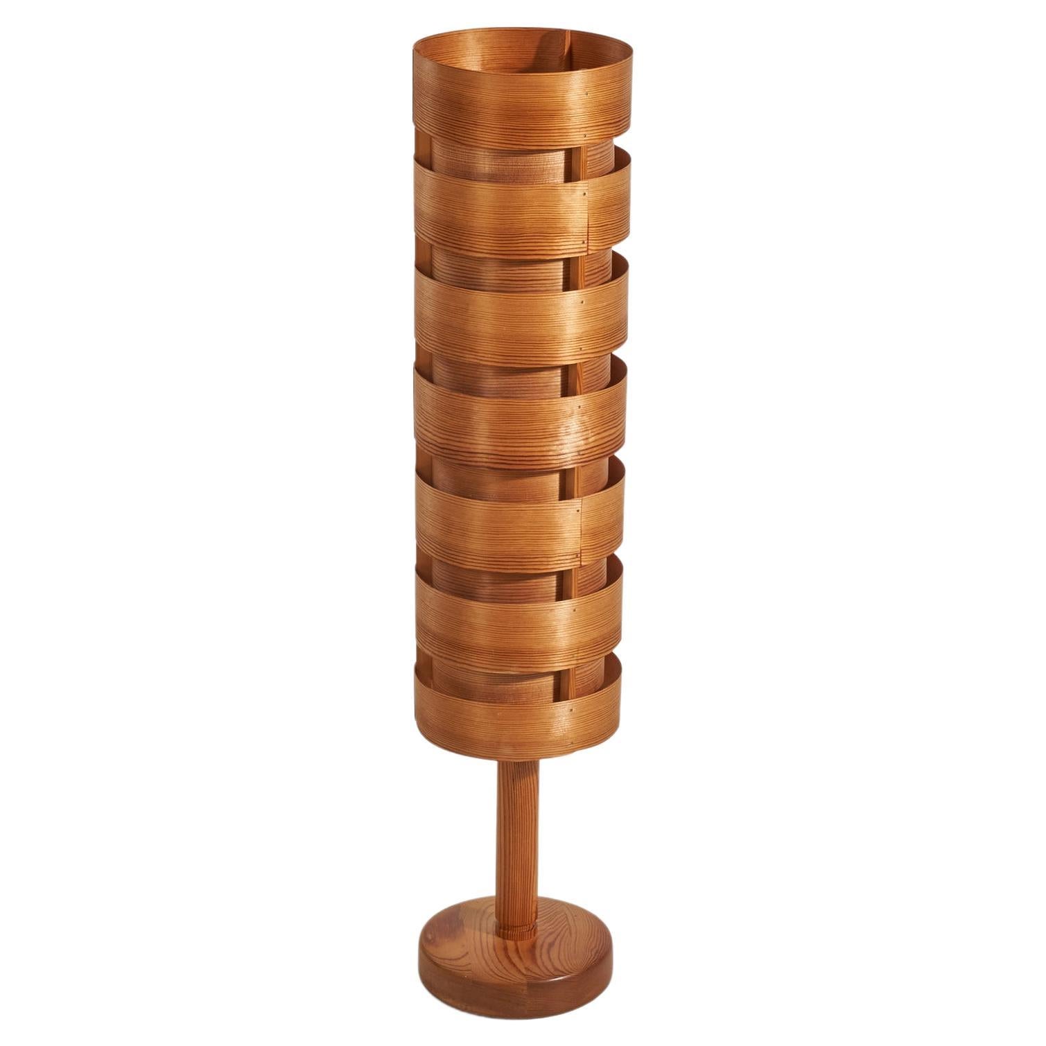 Hans-Agne Jakobsson, Small Floor Lamp, Pine, Moulded Pine Veneer, Sweden, 1970s For Sale