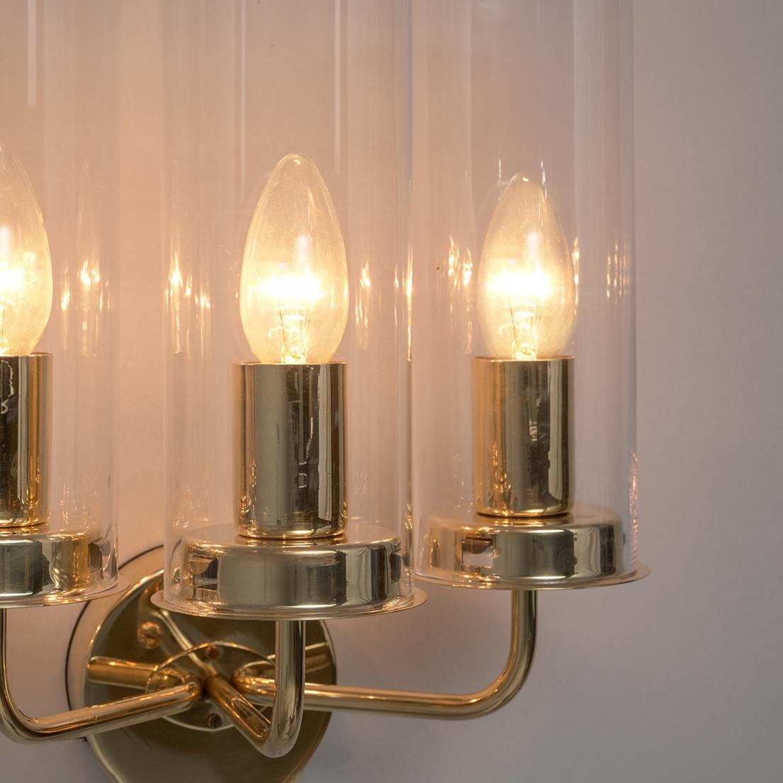 Swedish Hans-Agne Jakobsson 'Sonata' Wall Light in Glass and Brass  For Sale