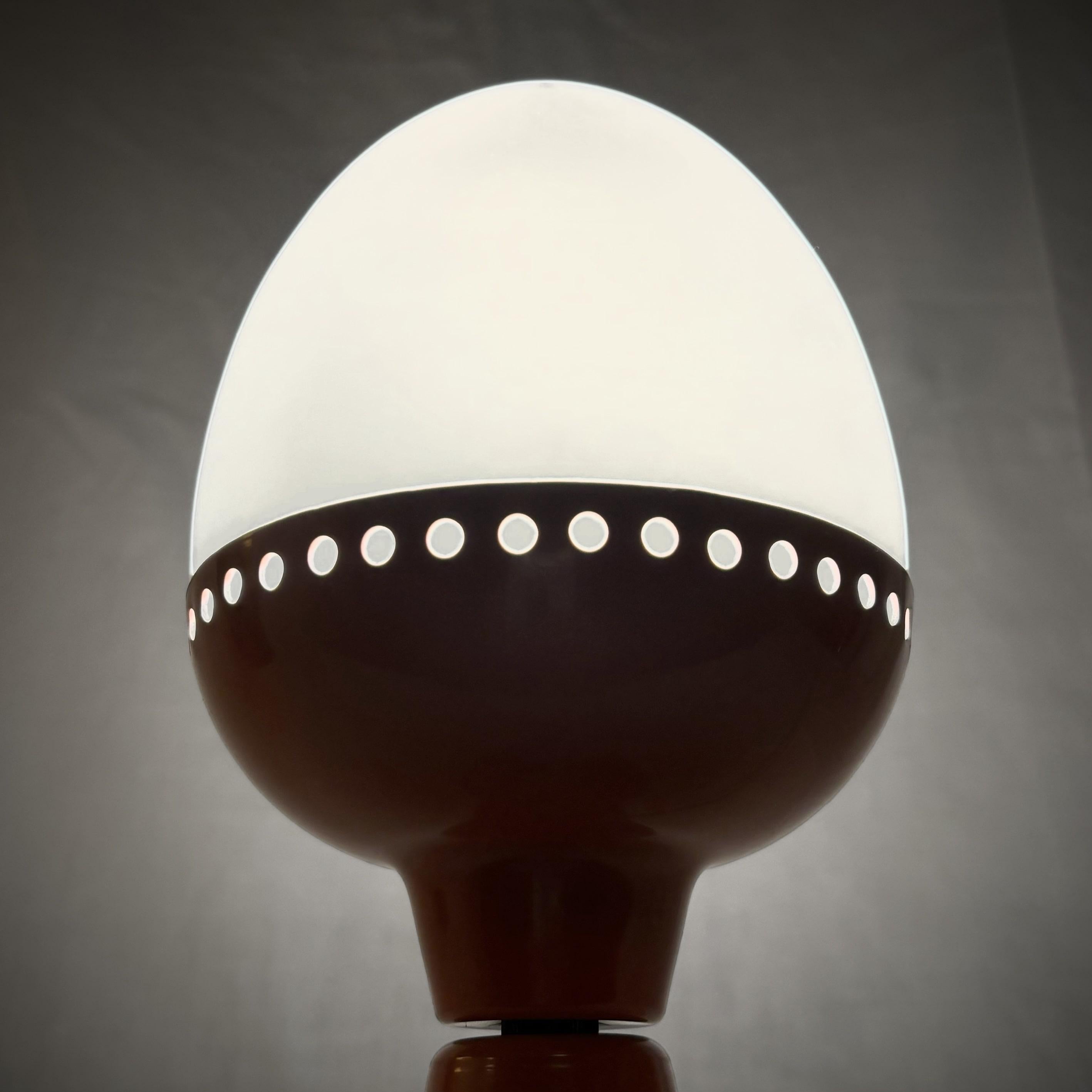Milieu du XXe siècle Lampe de table de l'ère spatiale B225 de Hans-Agne Jakobsson, métal et verre, Suède, années 1960 en vente