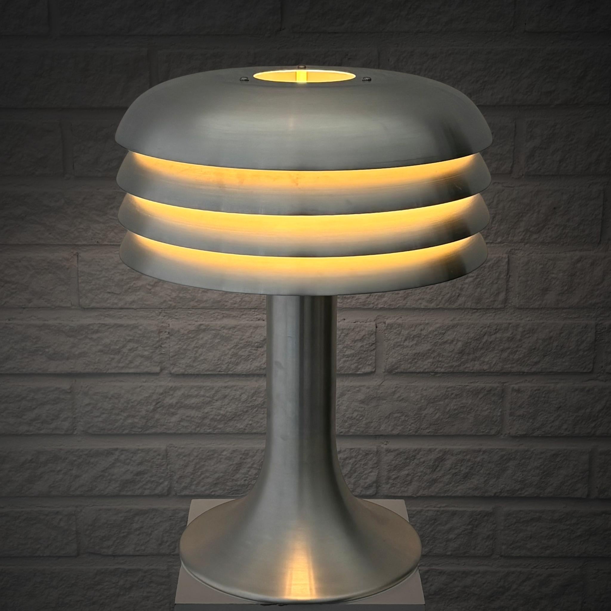 Lampe de table de l'ère spatiale BN-26 de Hans-Agne Jakobsson, en aluminium, Suède, années 1960 Bon état - En vente à Forserum, SE