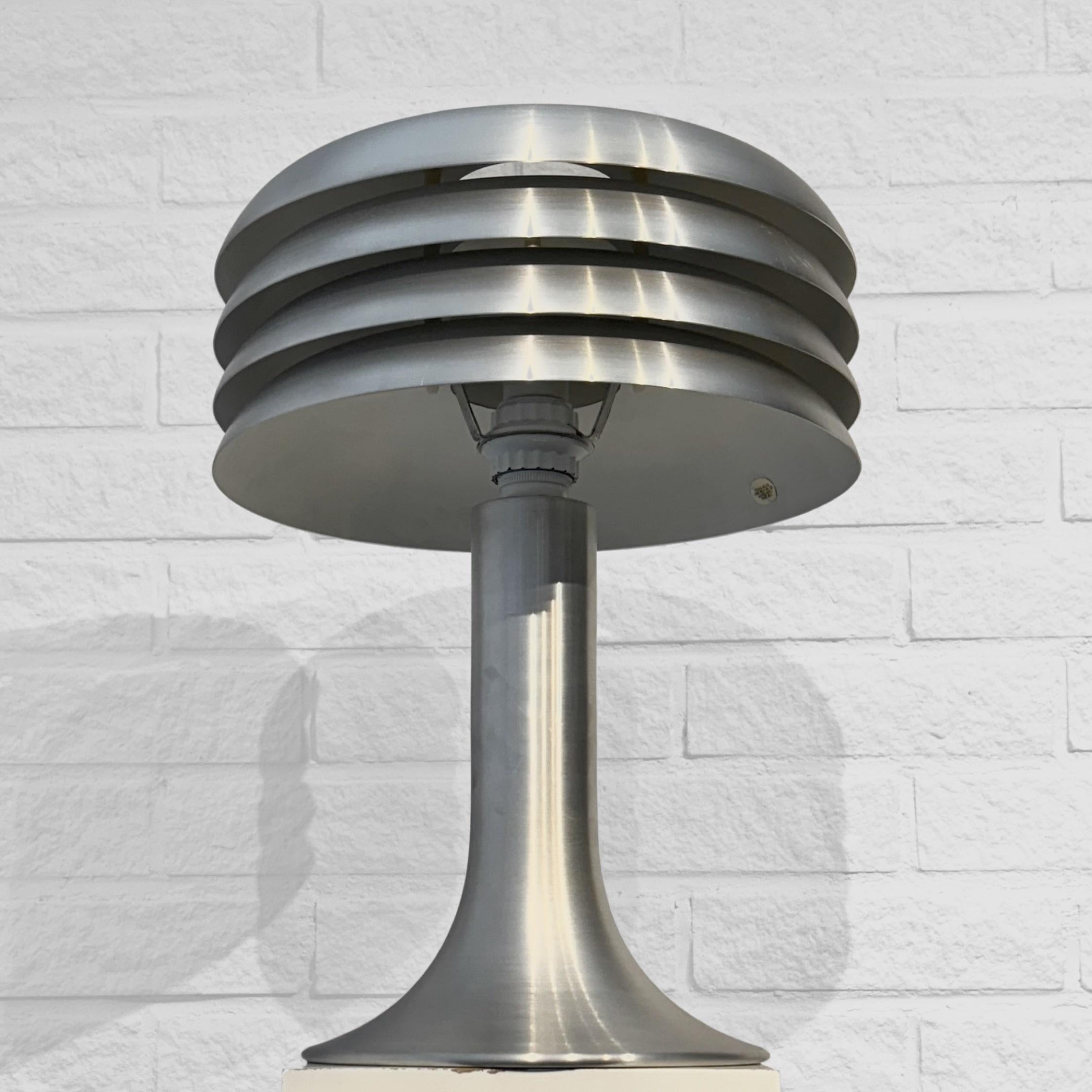 Milieu du XXe siècle Lampe de table de l'ère spatiale BN-26 de Hans-Agne Jakobsson, en aluminium, Suède, années 1960 en vente